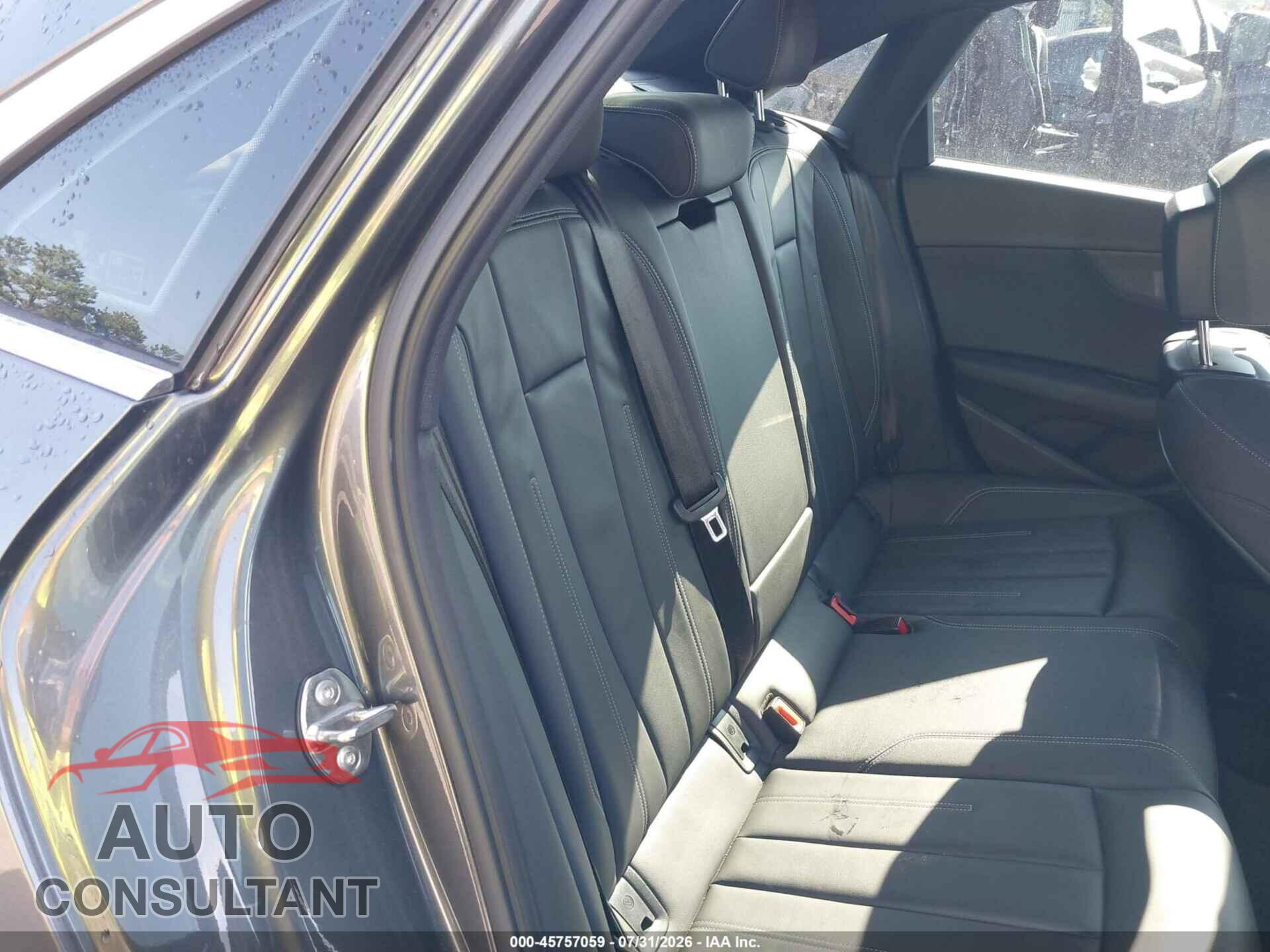 AUDI A4 2021 - WAUDAAF42MA086519