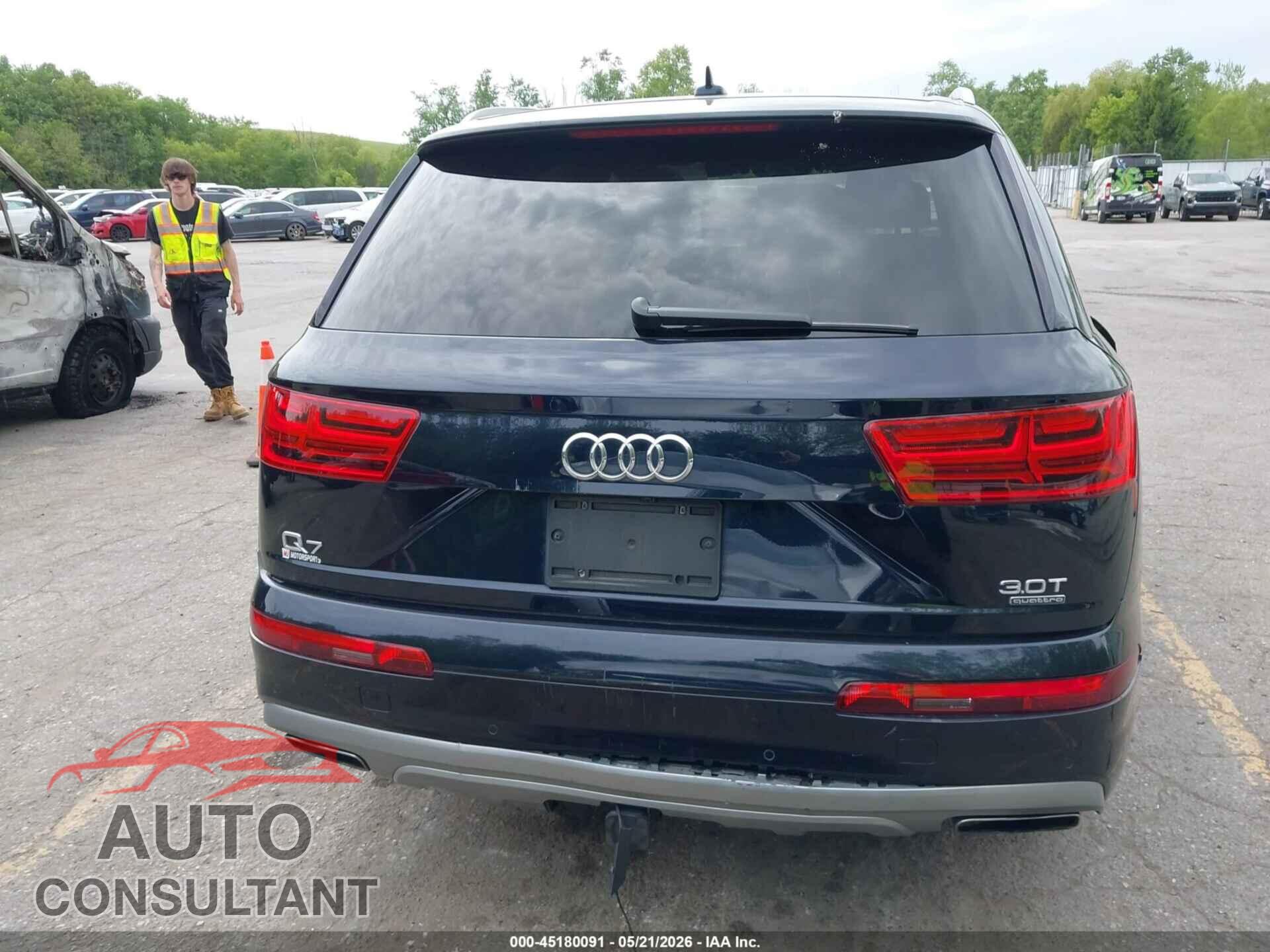 AUDI Q7 2018 - WA1VAAF77JD018383