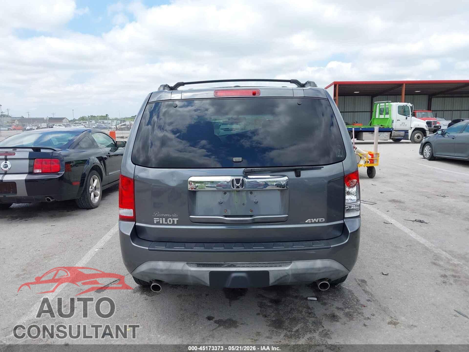 HONDA PILOT 2013 - 5FNYF4H53DB040895