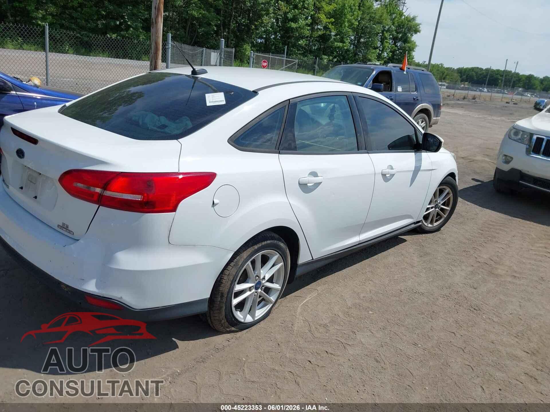 FORD FOCUS 2015 - 1FADP3F2XFL376046