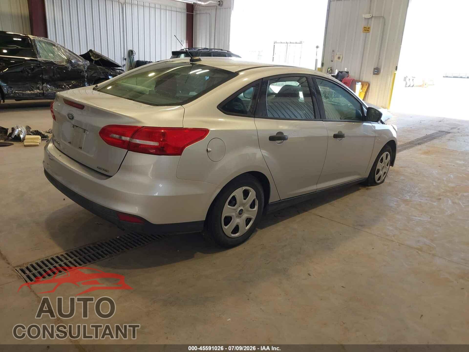 FORD FOCUS 2015 - 1FADP3E21FL201248