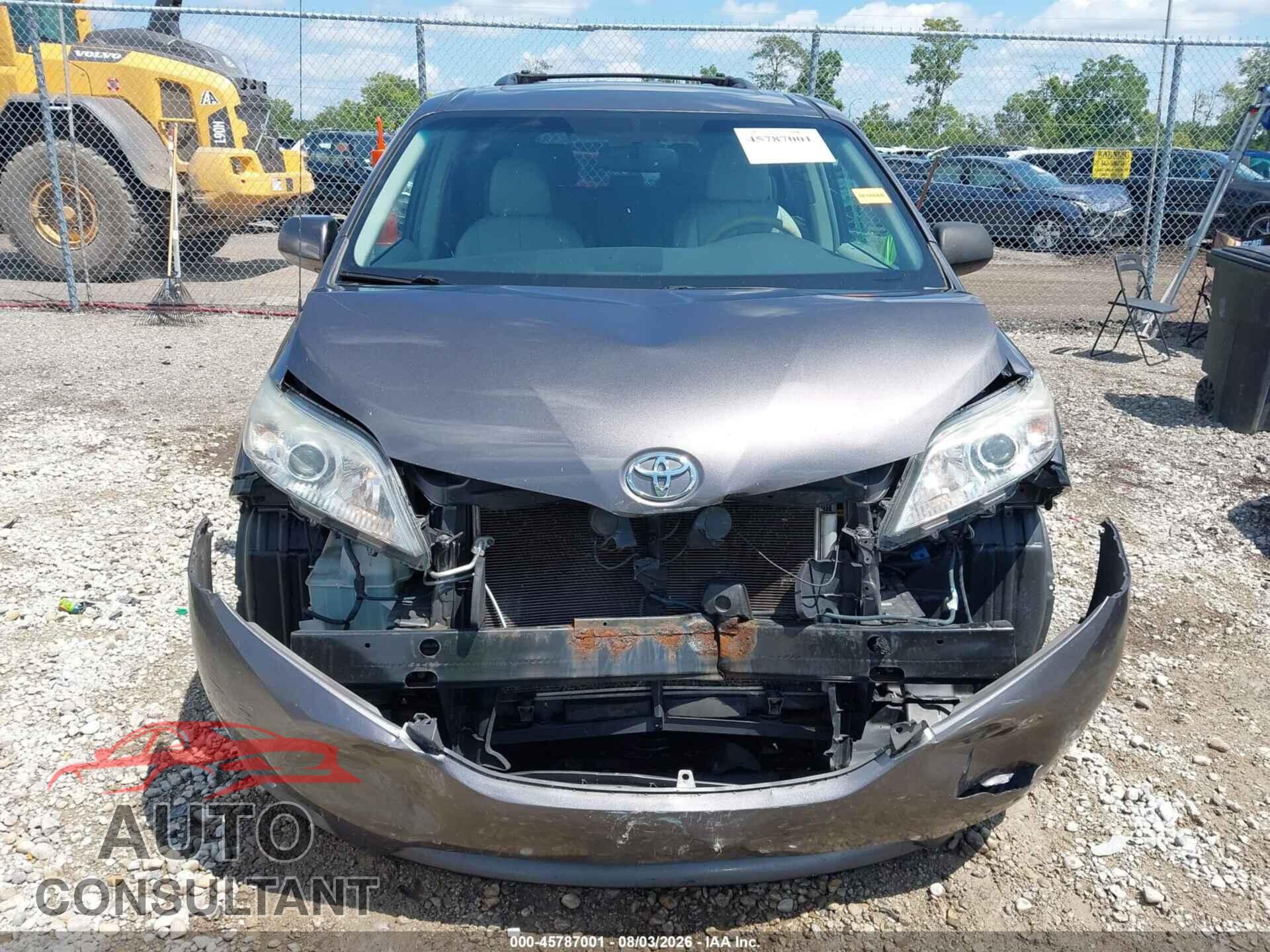 TOYOTA SIENNA 2013 - 5TDDK3DC8DS053646