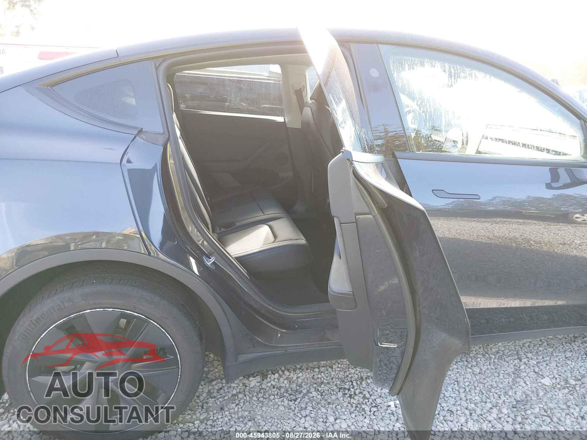 TESLA MODEL Y 2024 - 7SAYGDEE2RF177614