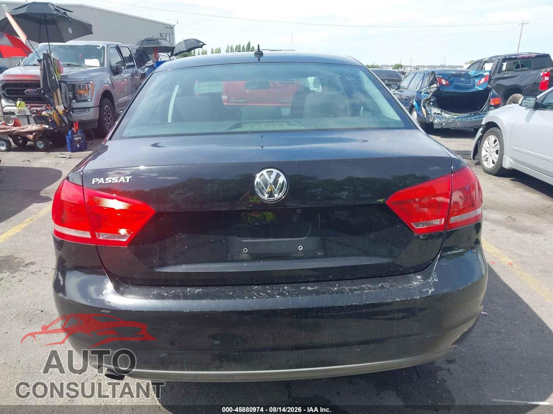 VOLKSWAGEN PASSAT 2013 - 1VWAP7A33DC073138
