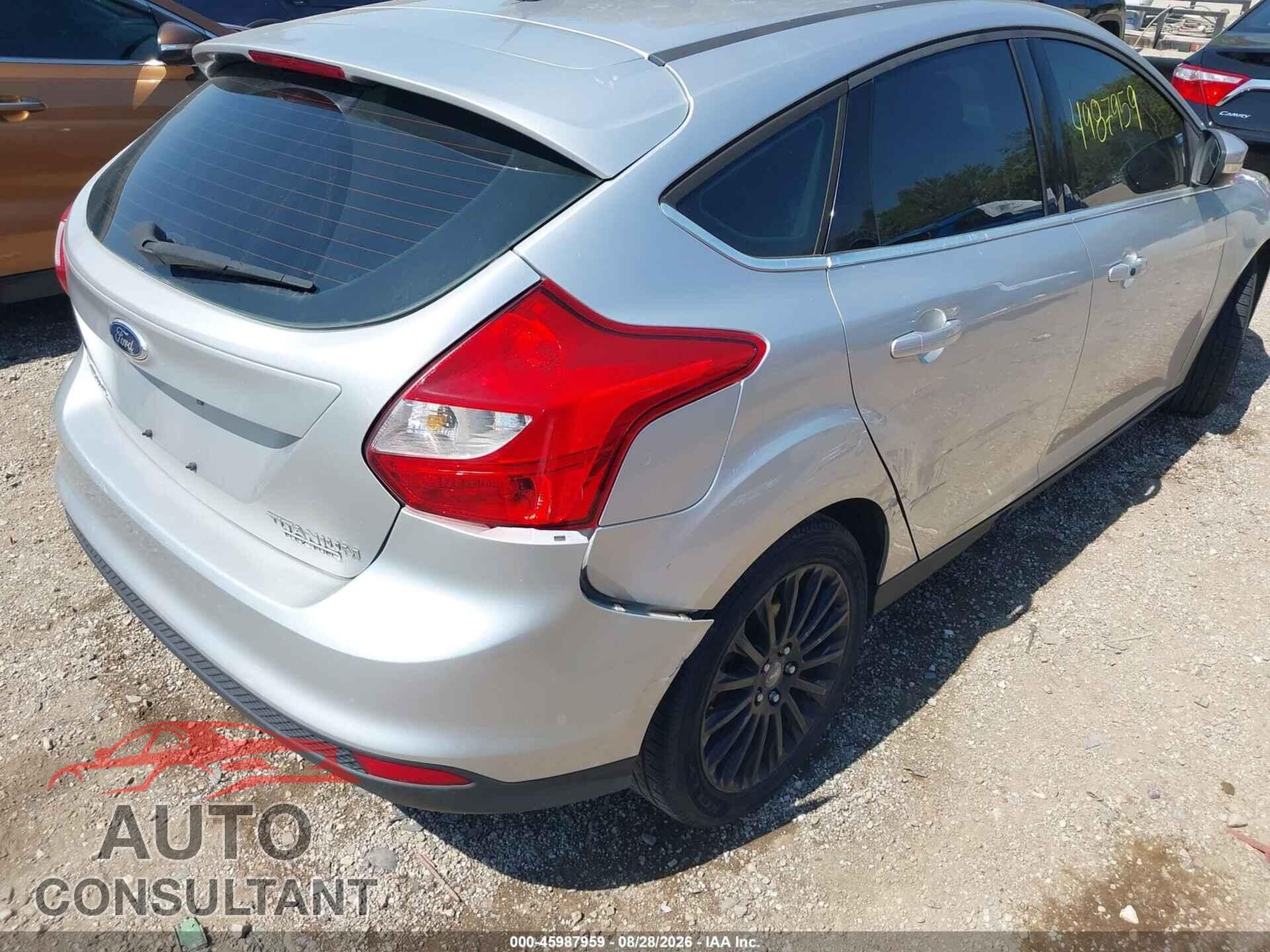 FORD FOCUS 2012 - 1FAHP3N22CL464541