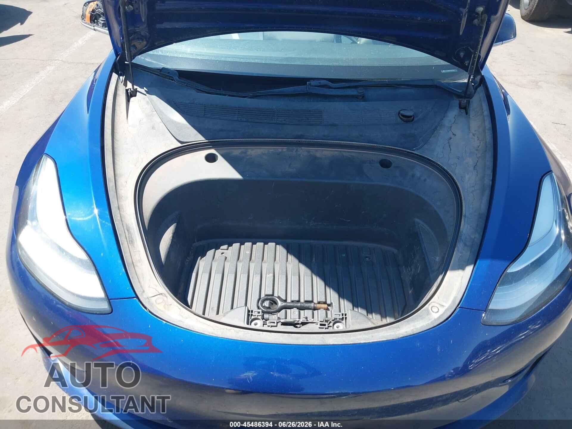 TESLA MODEL 3 2018 - 5YJ3E1EB6JF097853