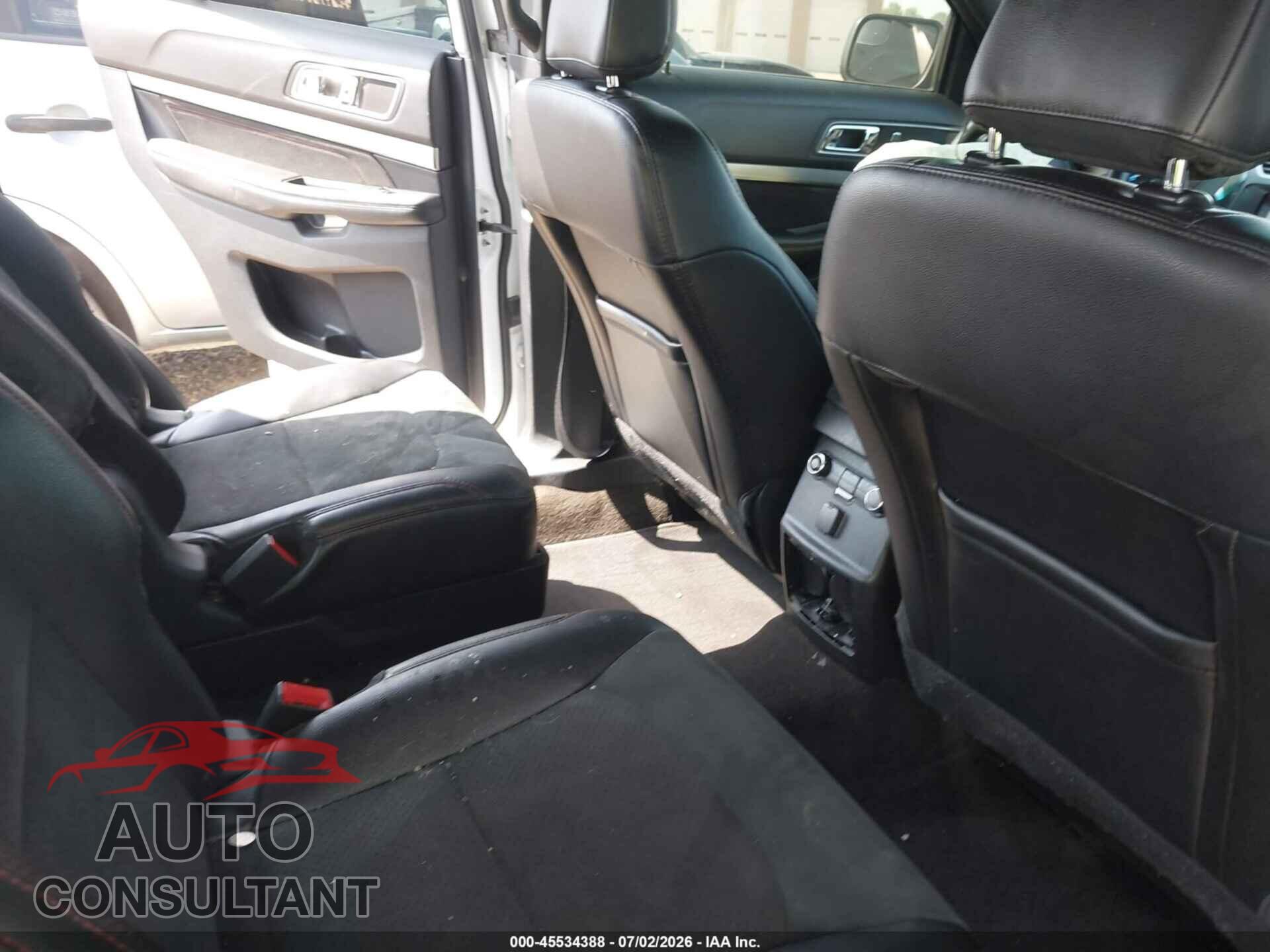 FORD EXPLORER 2018 - 1FM5K7D8XJGB74364