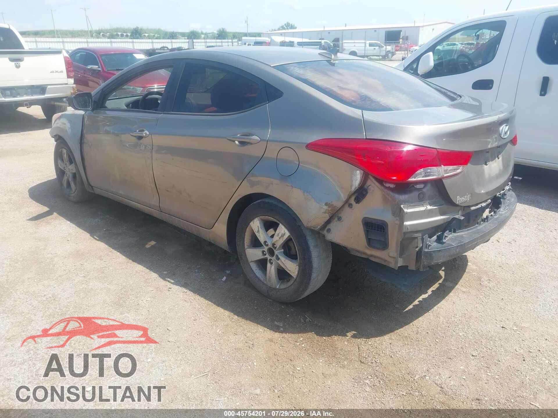 HYUNDAI ELANTRA 2013 - 5NPDH4AE7DH411996