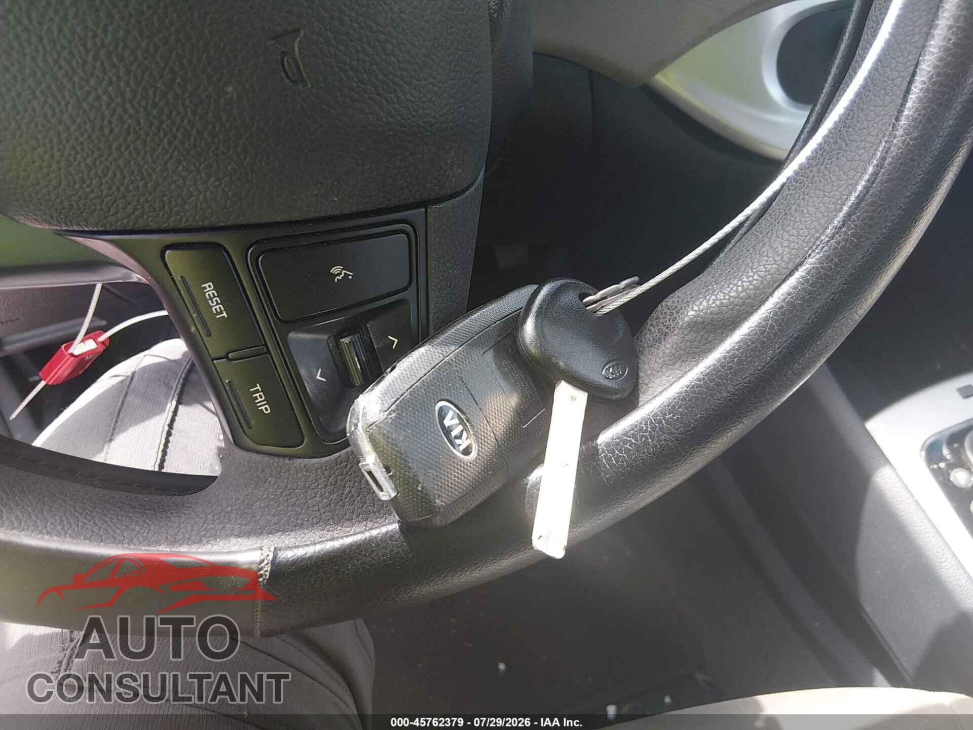 KIA RIO 2017 - KNADM4A34H6044059