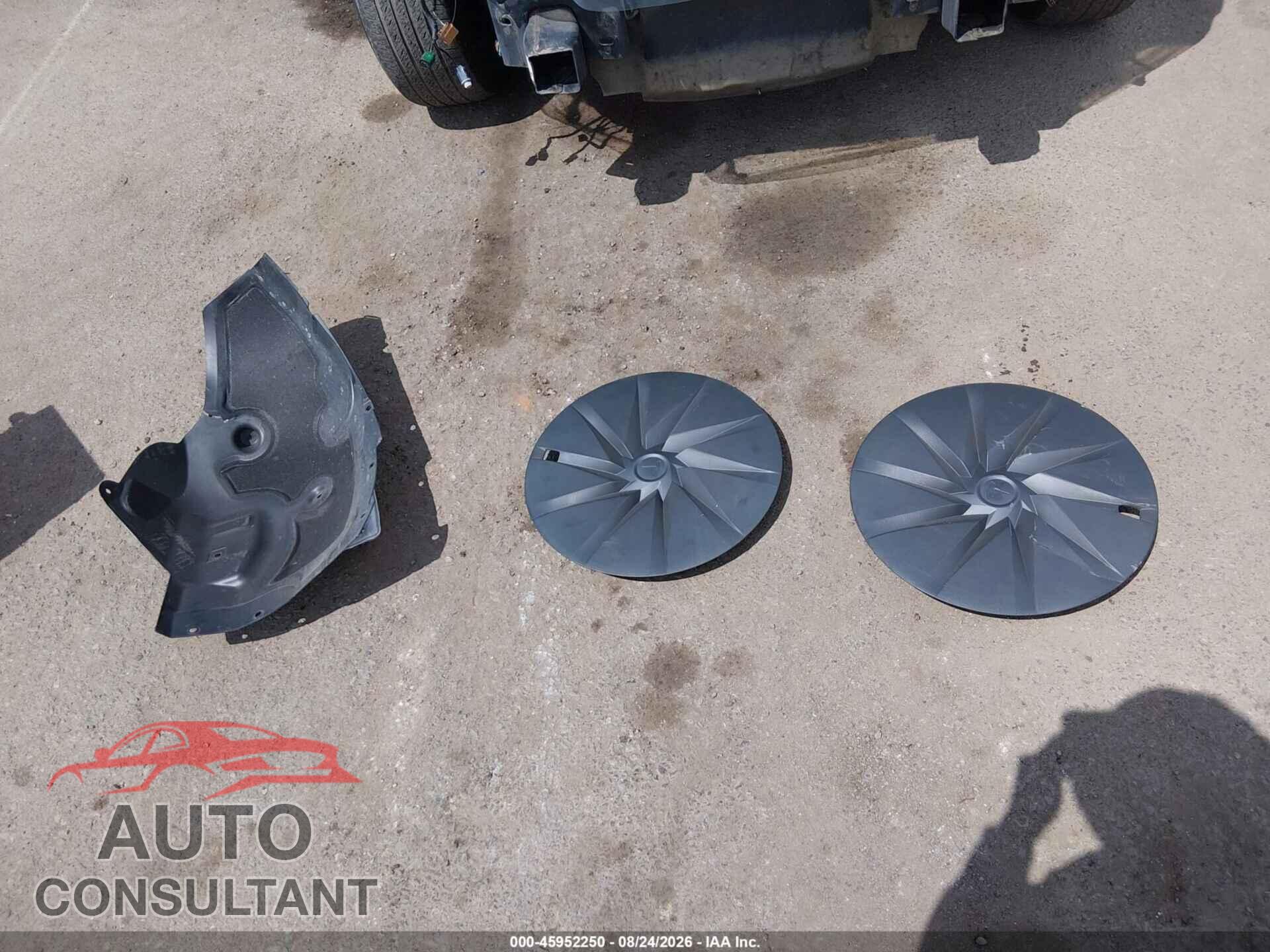 TESLA MODEL 3 2025 - 5YJ3E1EA7SF136751