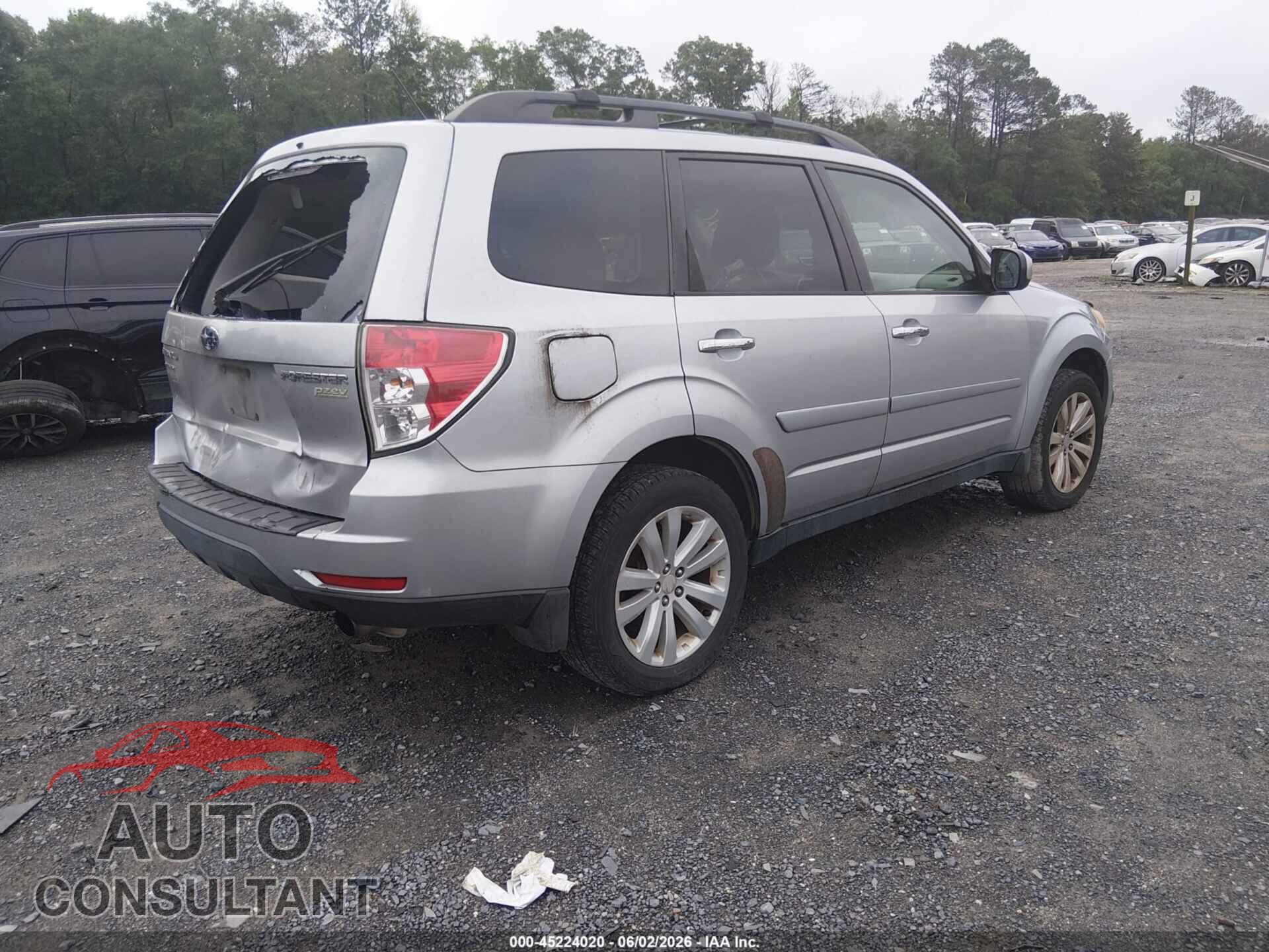 SUBARU FORESTER 2013 - JF2SHADC8DH432193
