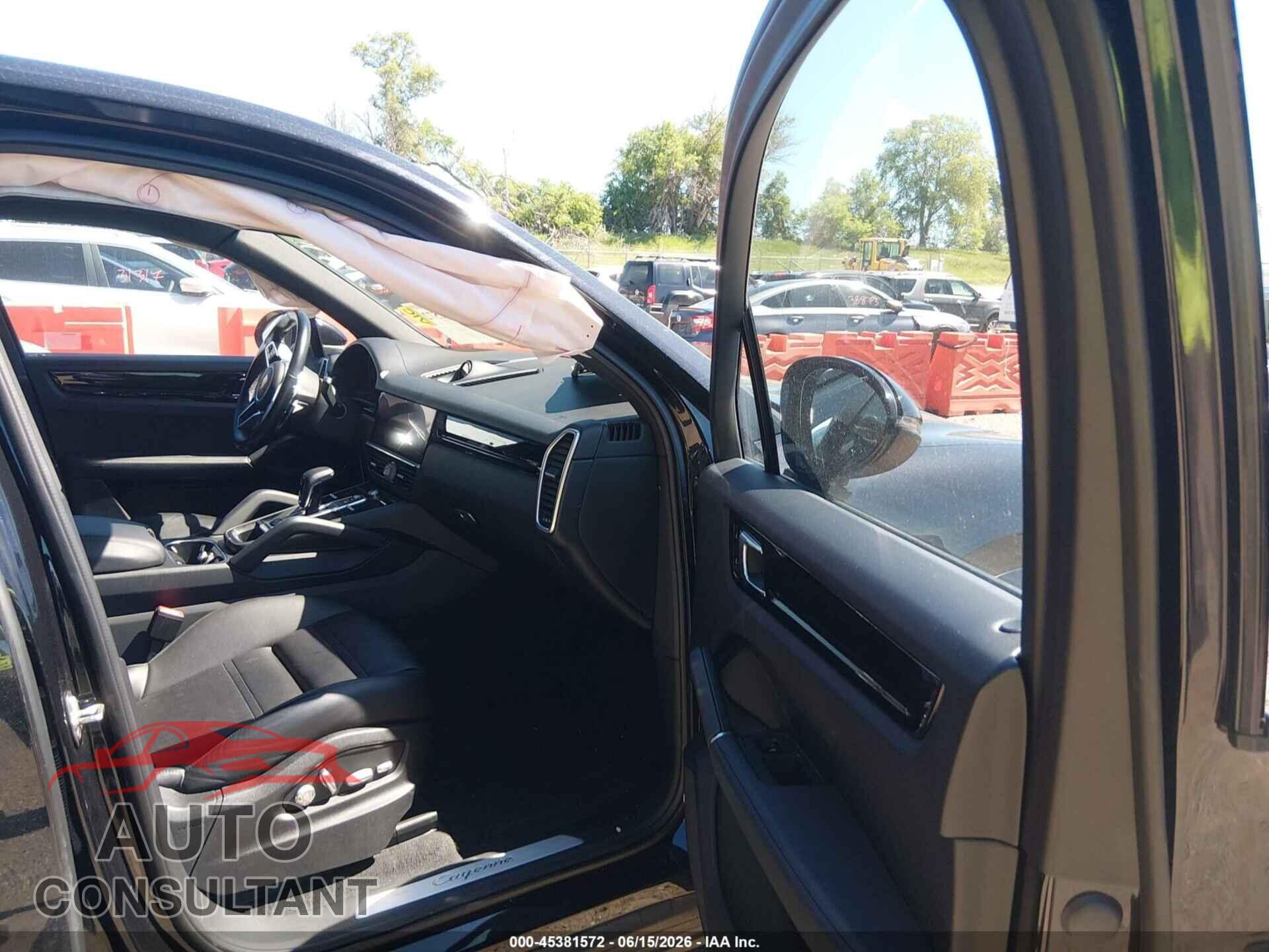 PORSCHE CAYENNE 2021 - WP1AA2AY2MDA00242