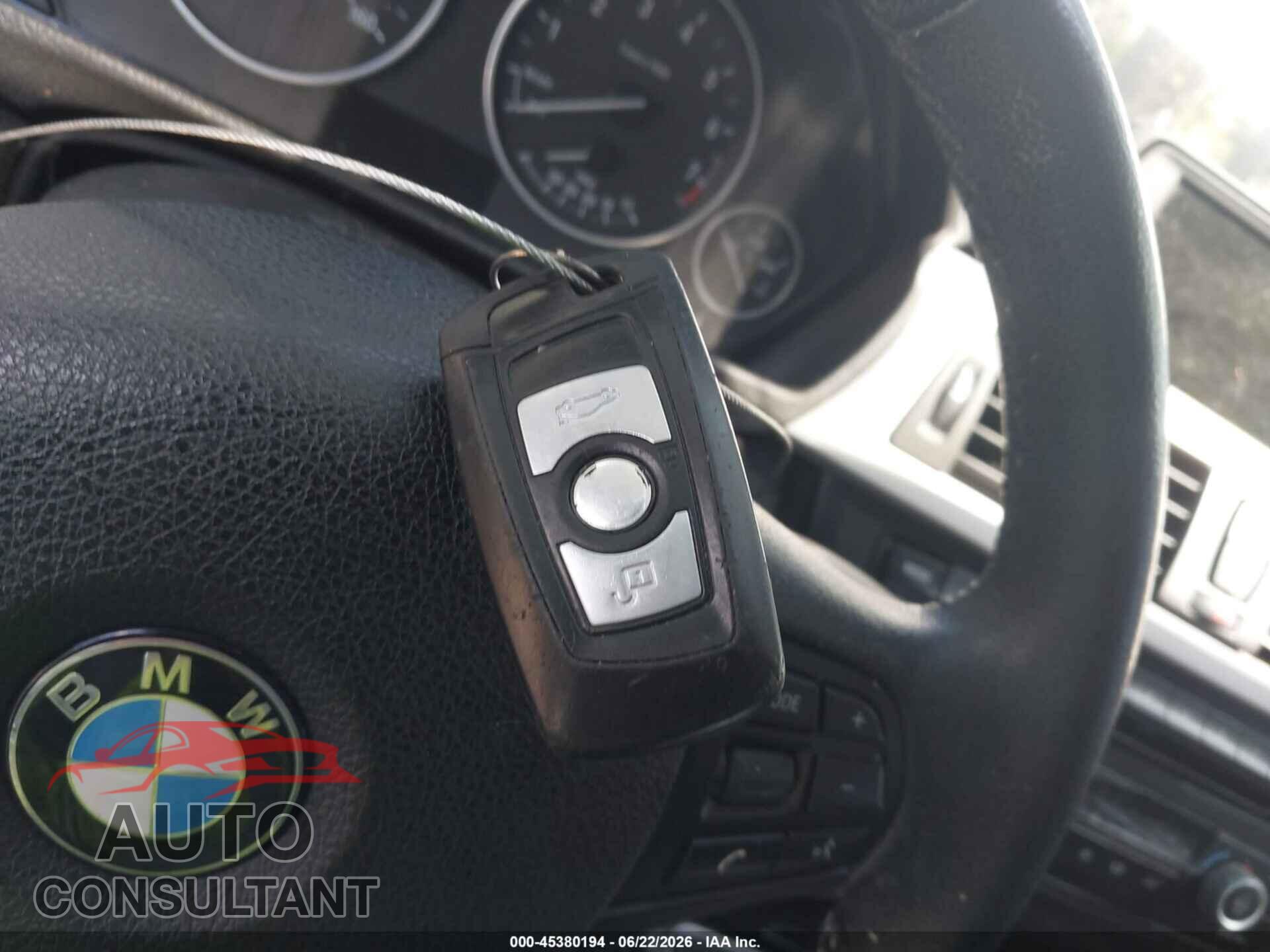 BMW 320I 2014 - WBA3B1G50ENT01065