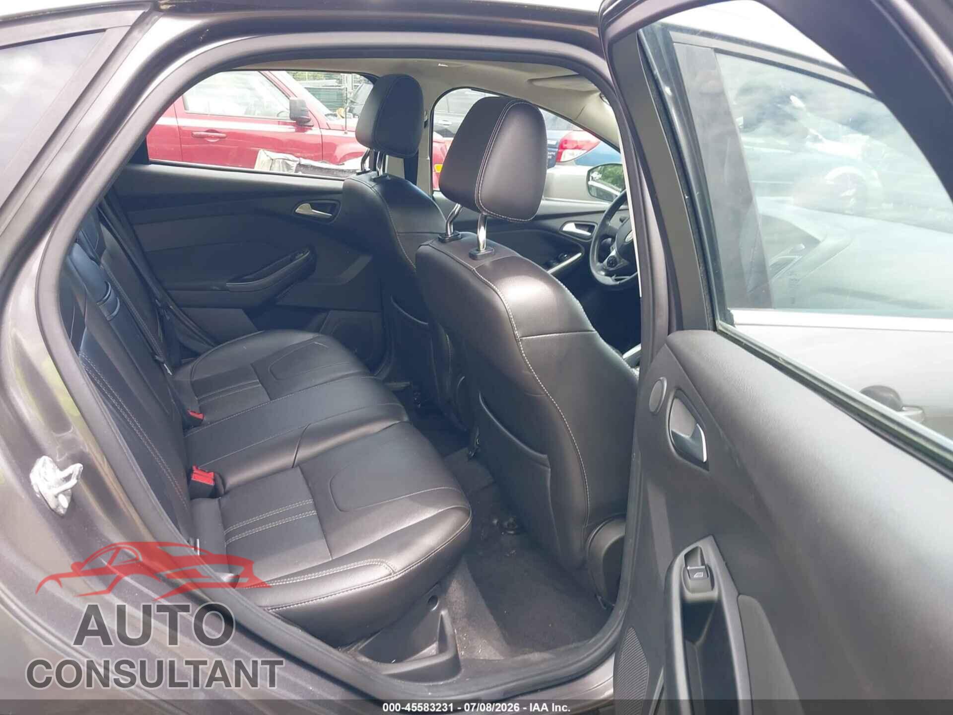 FORD FOCUS 2012 - 1FAHP3H28CL276179