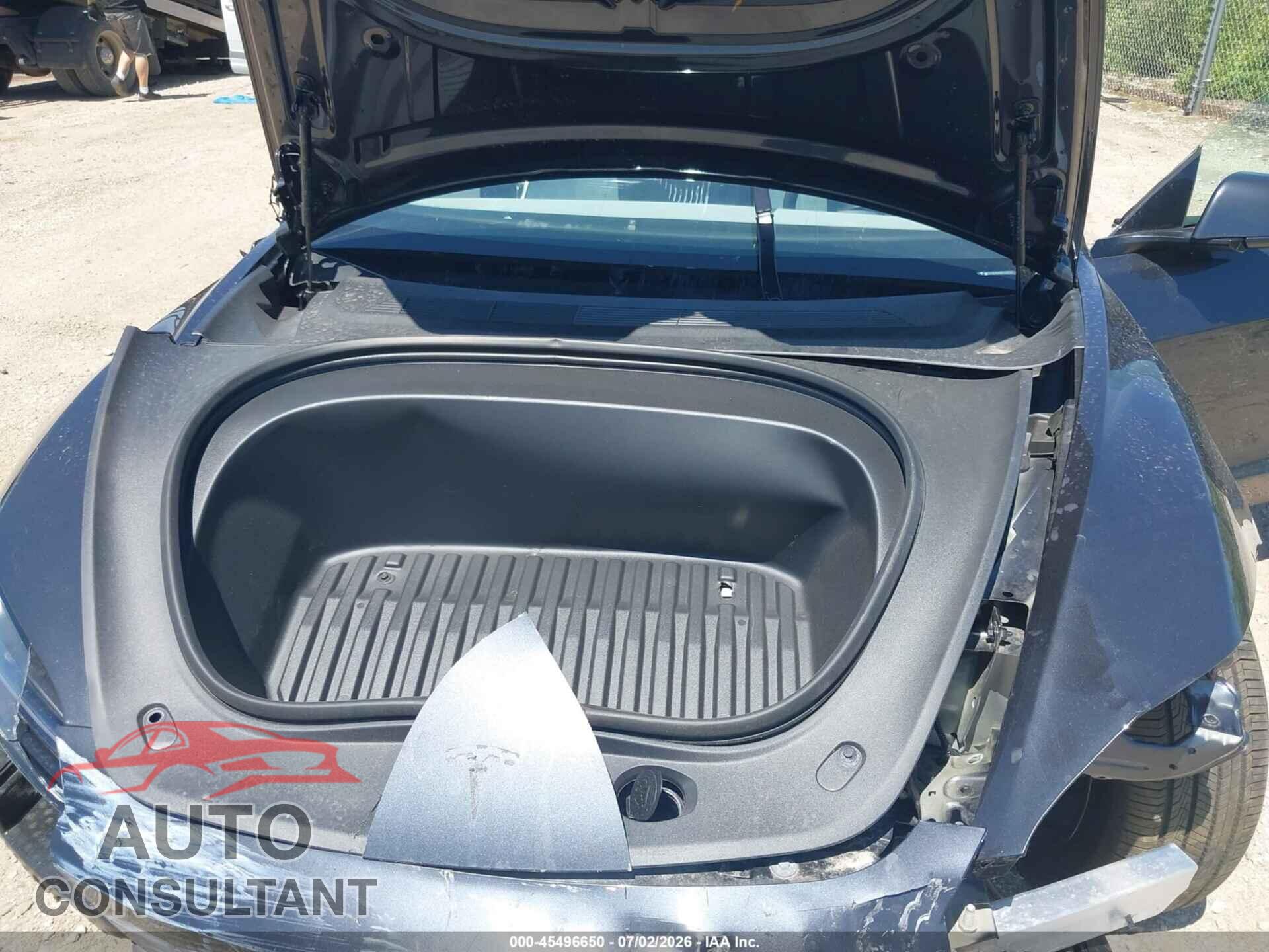 TESLA MODEL 3 2025 - 5YJ3E1EA8SF039350