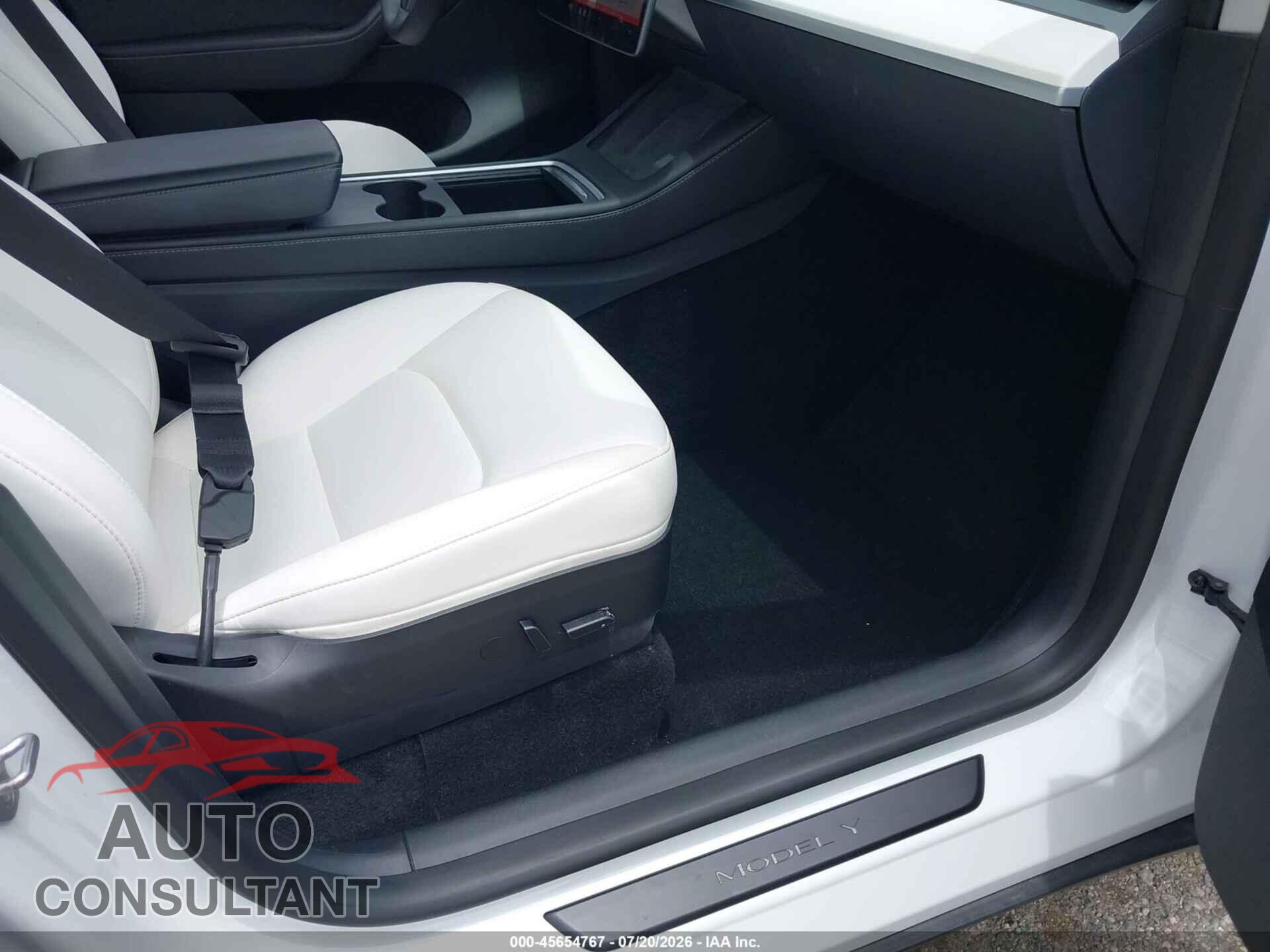 TESLA MODEL Y 2023 - 7SAYGDEF2PF705061