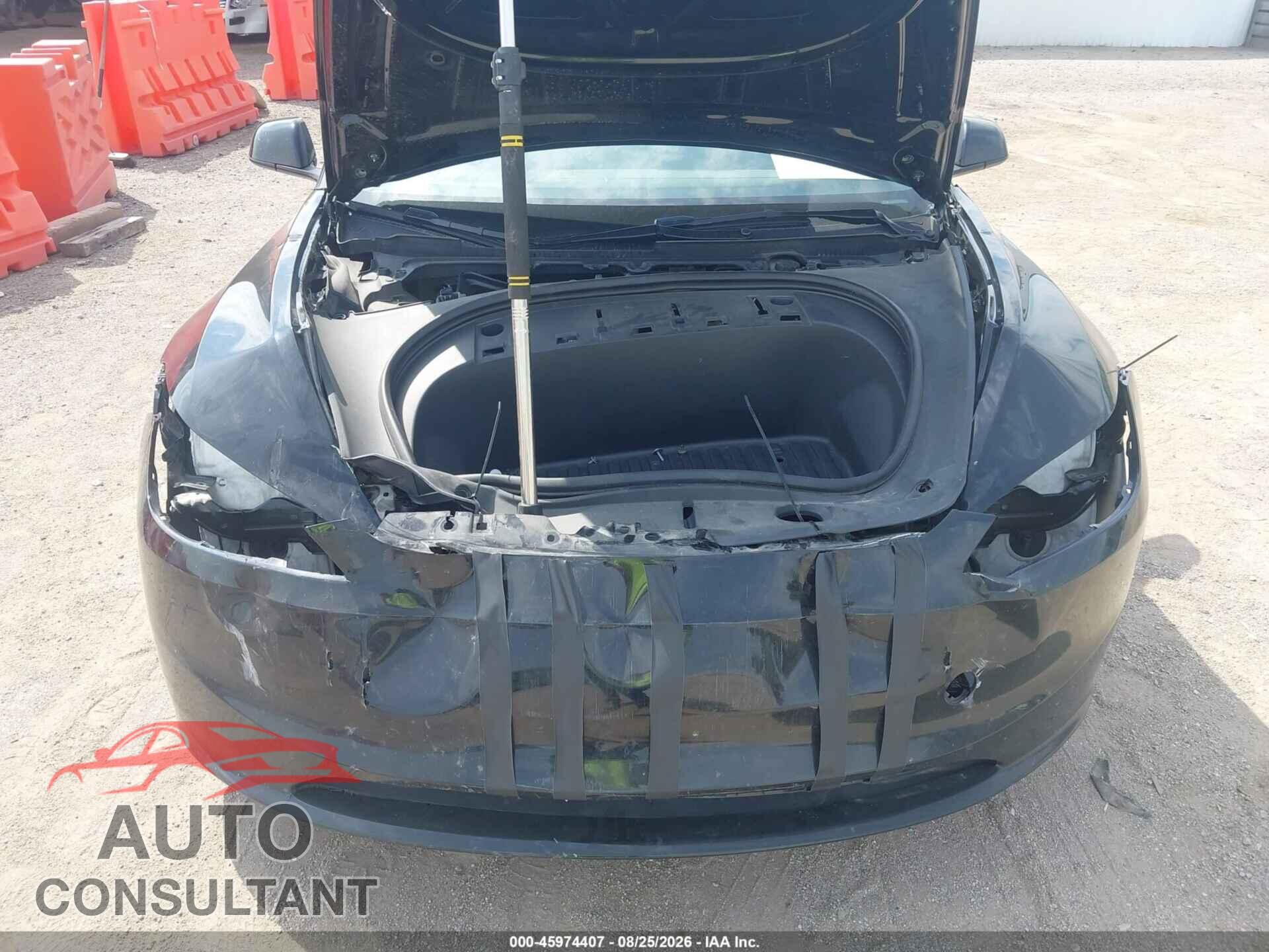 TESLA MODEL 3 2024 - 5YJ3E1EB1RF786792