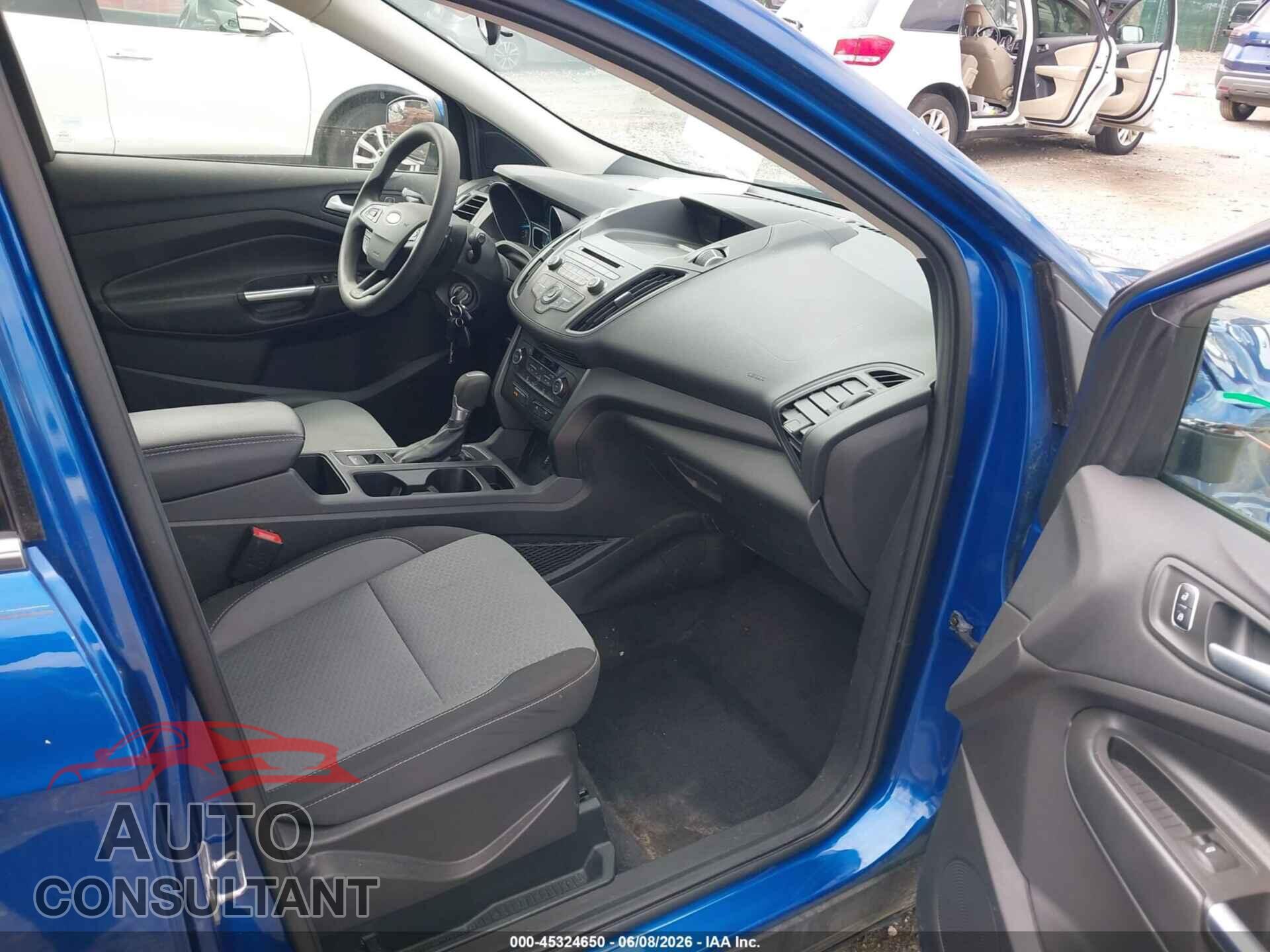 FORD ESCAPE 2017 - 1FMCU0GD9HUE42589