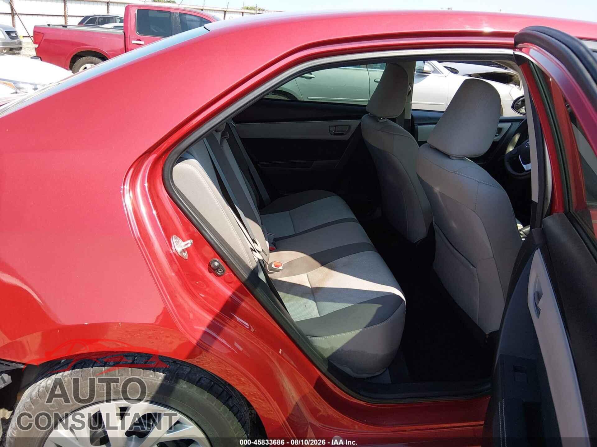 TOYOTA COROLLA 2018 - 5YFBURHE0JP747526