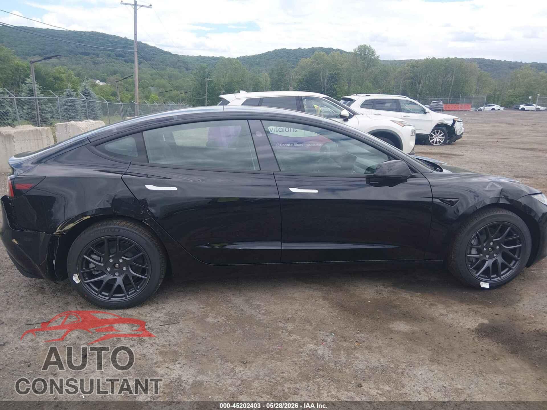 TESLA MODEL 3 2026 - 5YJ3E1EB8TF173592