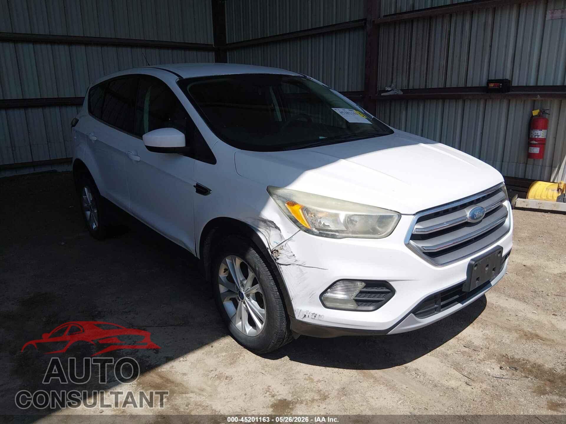 FORD ESCAPE 2017 - 1FMCU0GD3HUC98229