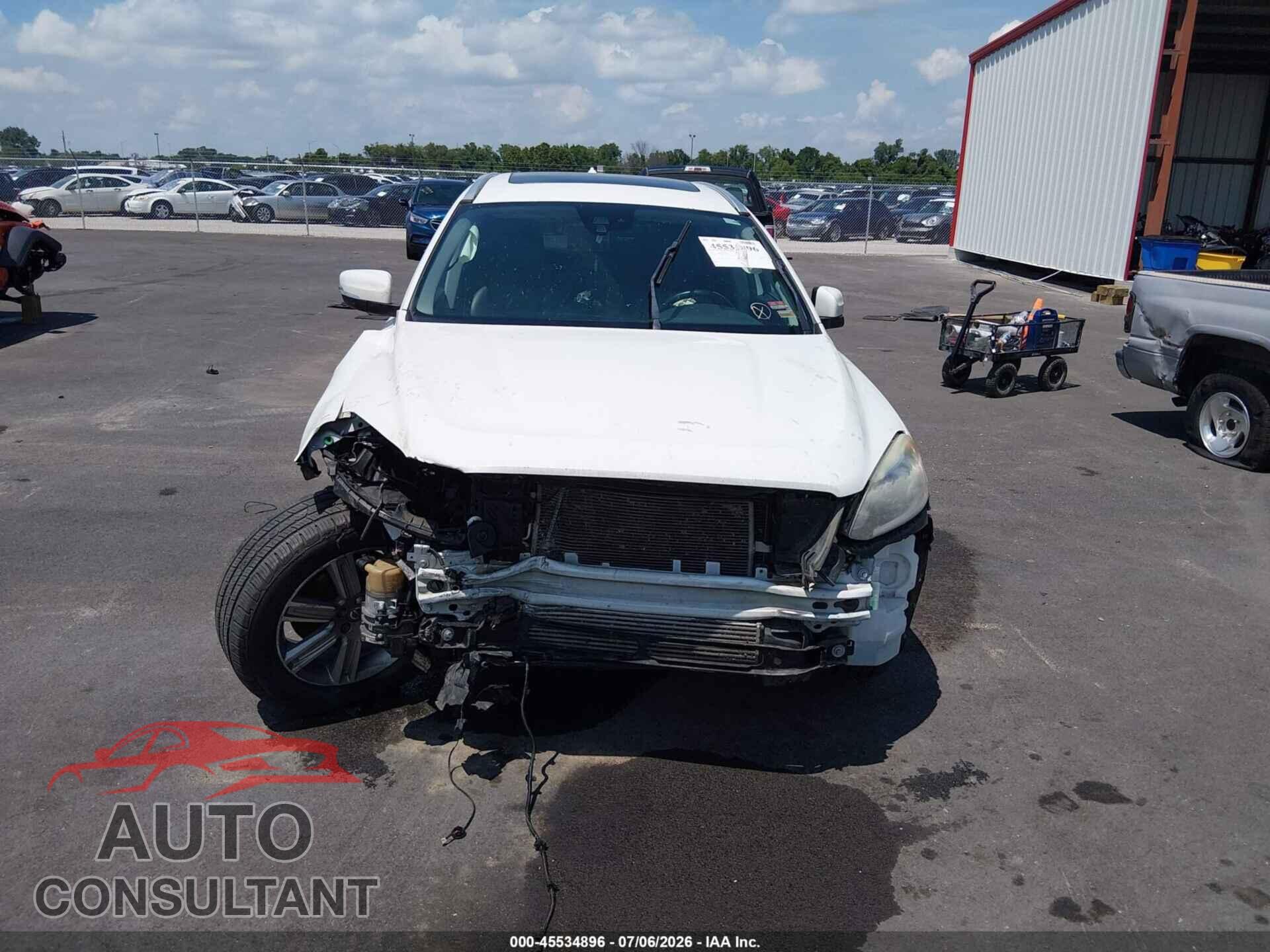 VOLVO XC60 2017 - YV440MRU8H2000646