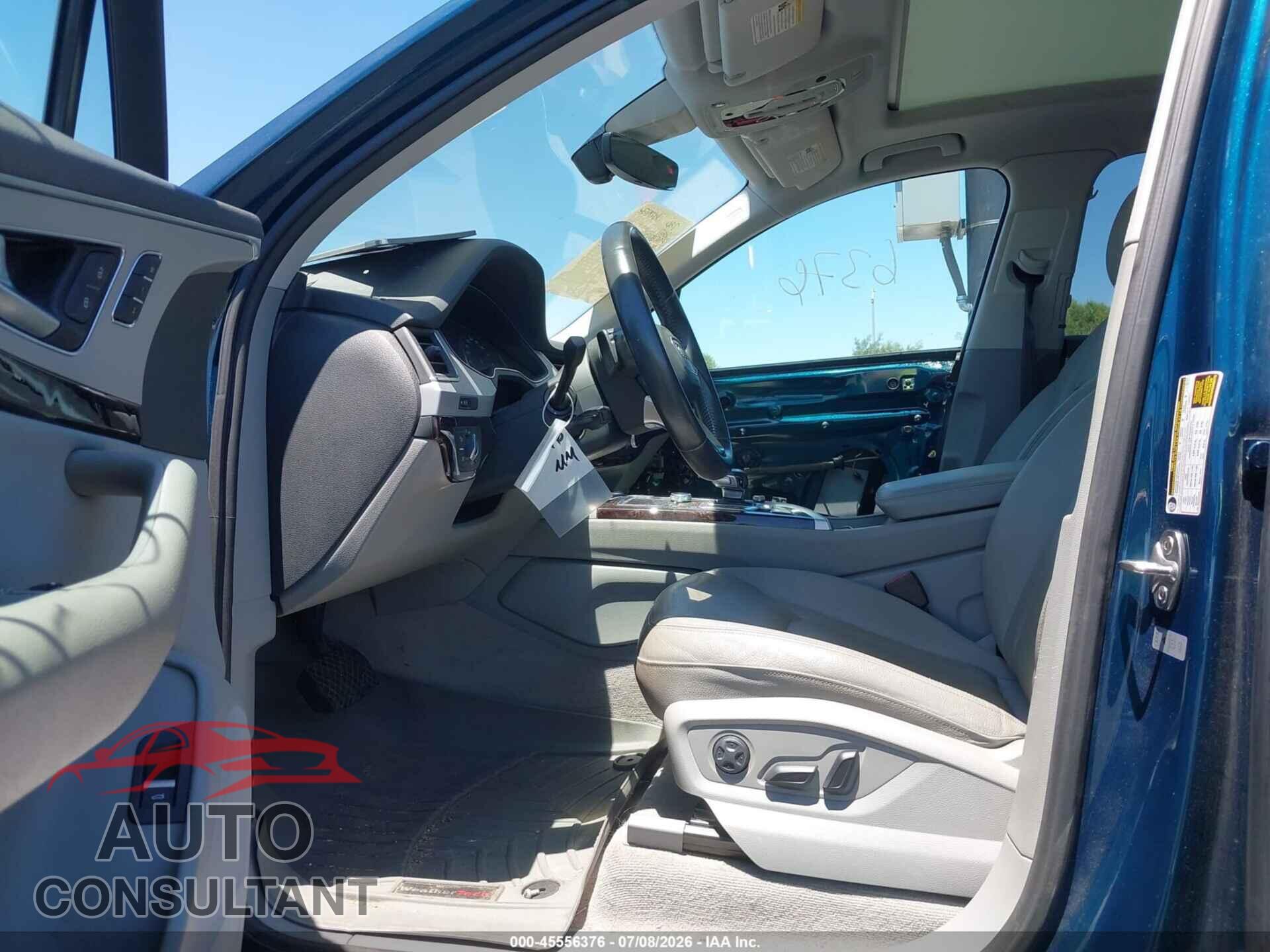 AUDI Q7 2019 - WA1AHAF70KD041502