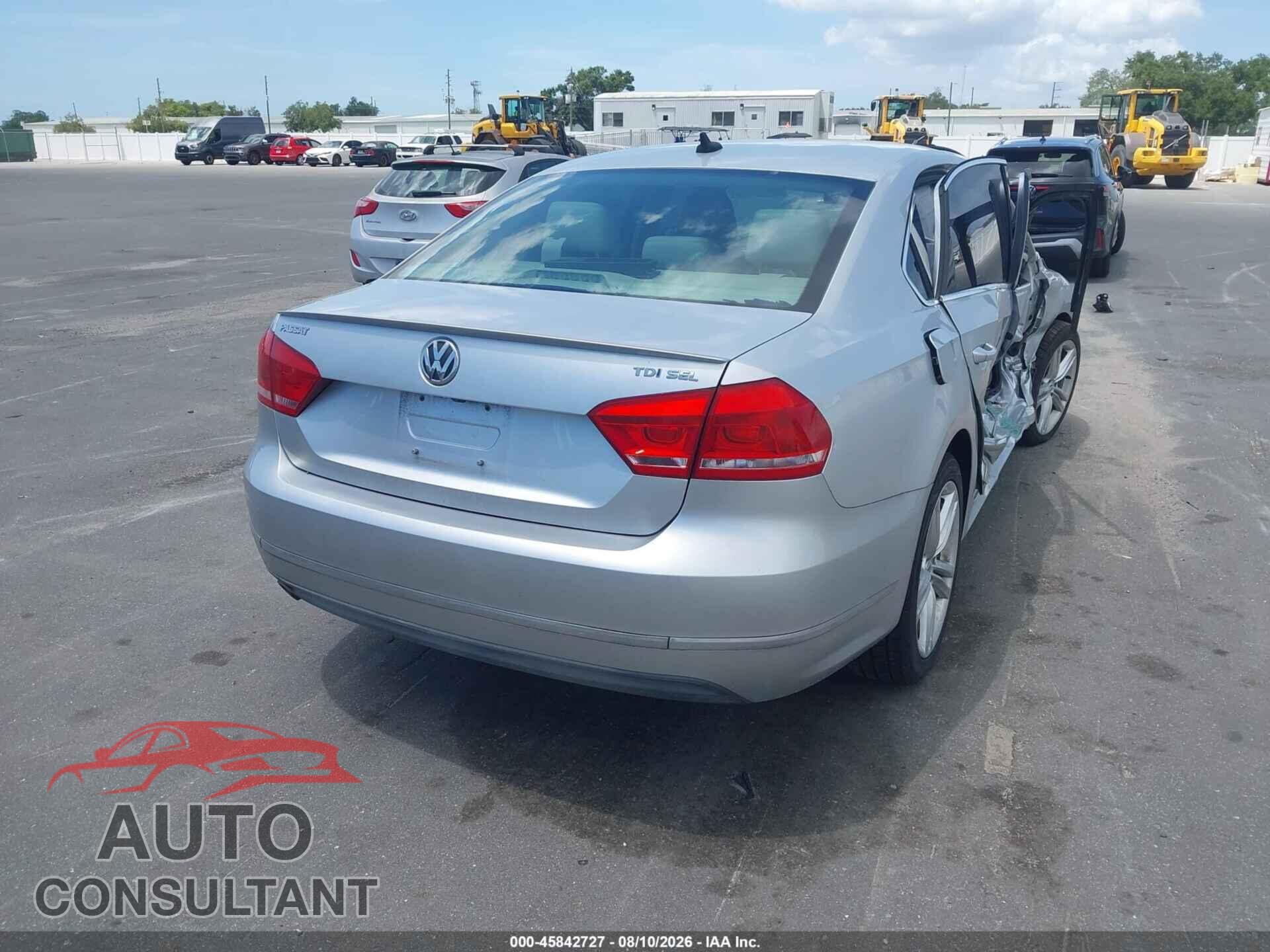 VOLKSWAGEN PASSAT 2015 - 1VWCV7A3XFC010538