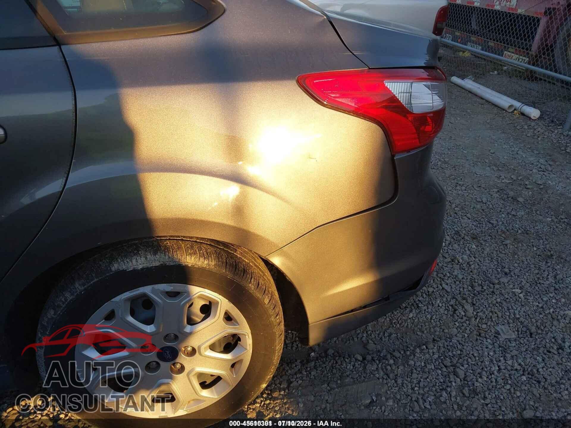 FORD FOCUS 2012 - 1FAHP3F22CL371596