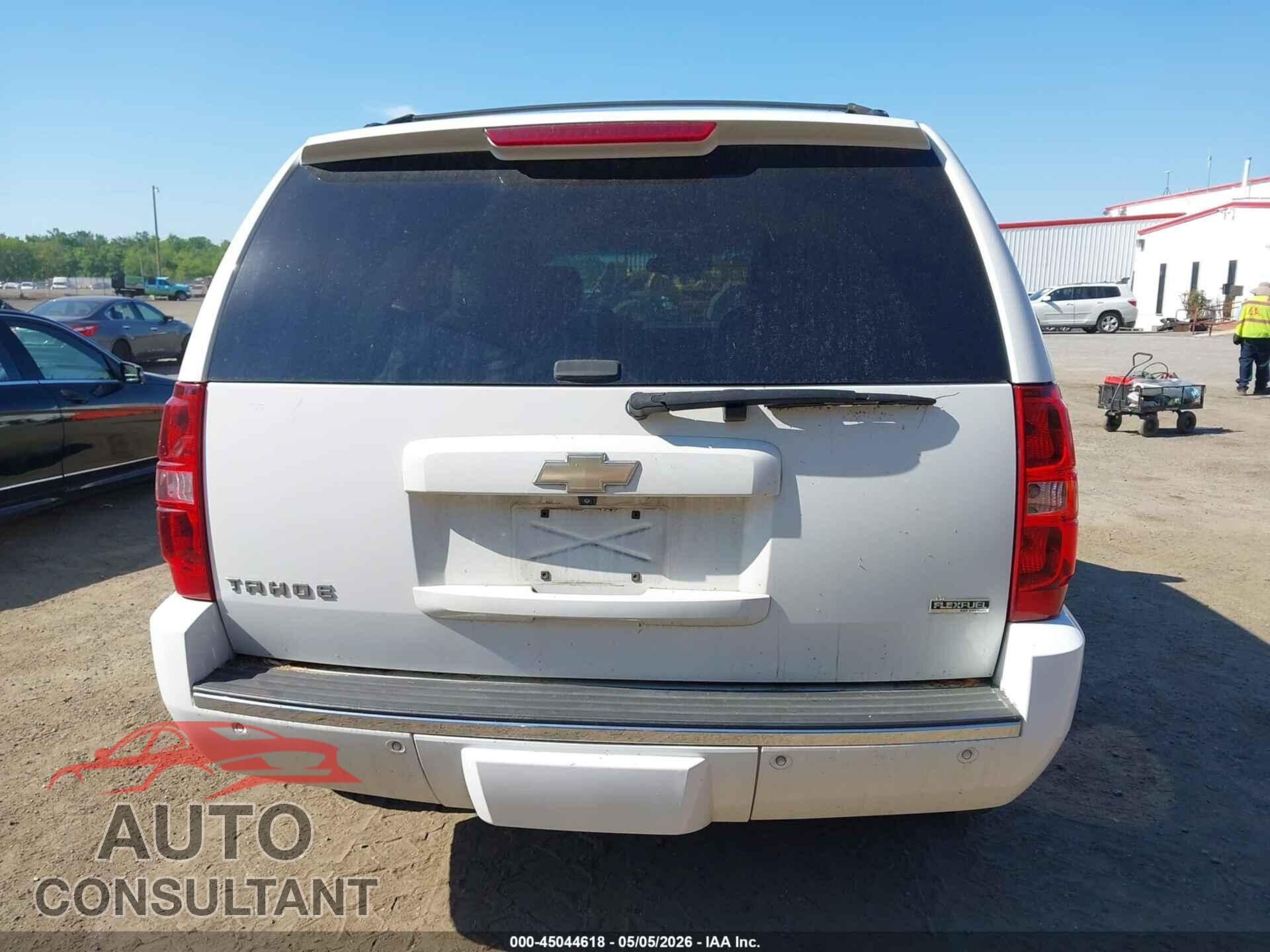 CHEVROLET TAHOE 2011 - 1GNSCCE05BR396328