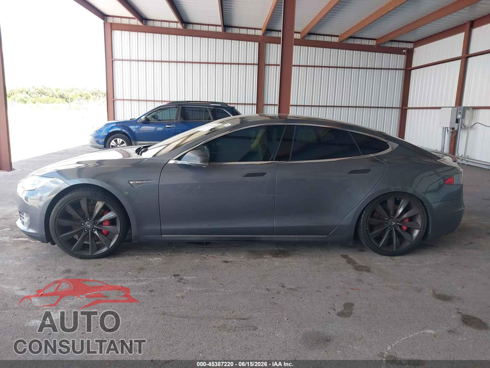 TESLA MODEL S 2013 - 5YJSA1CP8DFP26068