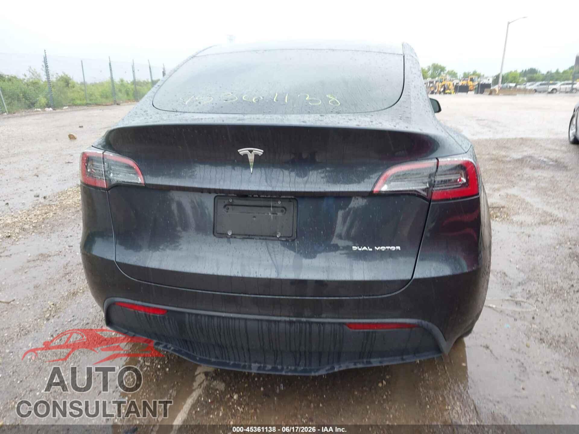 TESLA MODEL Y 2024 - 7SAYGDEE5RF161052