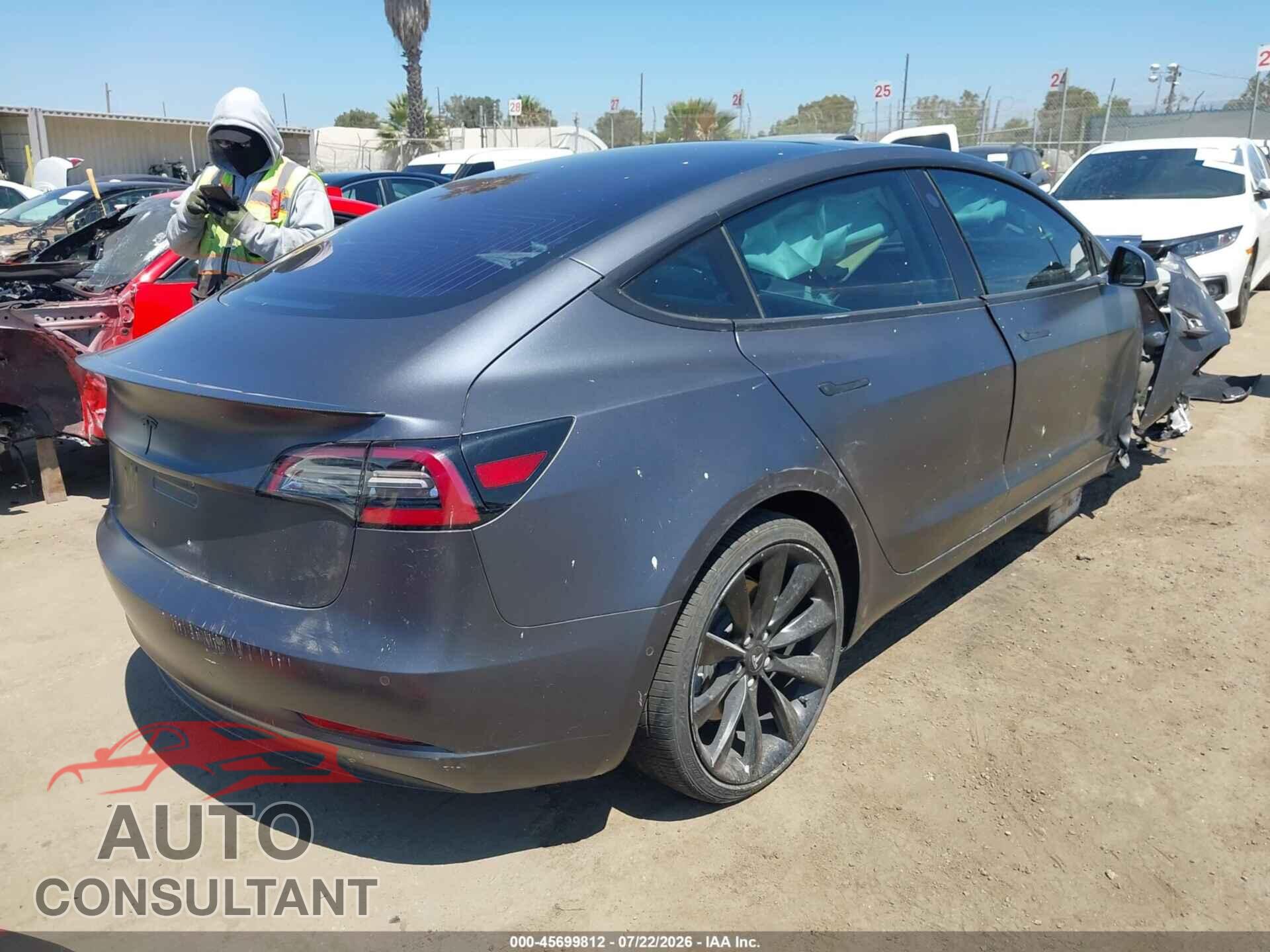 TESLA MODEL 3 2018 - 5YJ3E1EA7JF025700