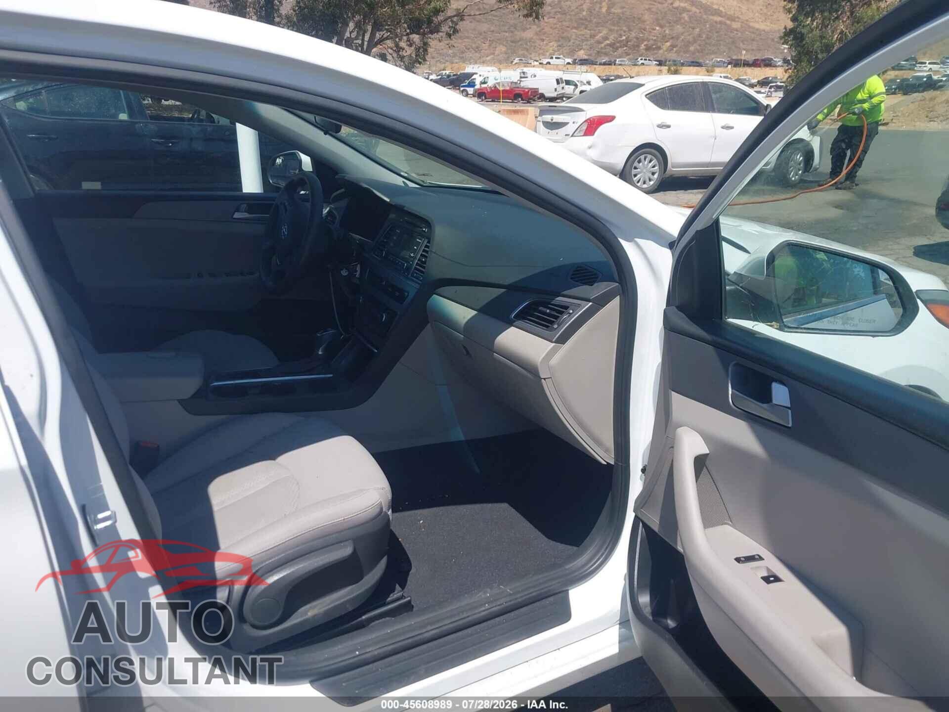 HYUNDAI SONATA 2017 - 5NPE24AF4HH588901