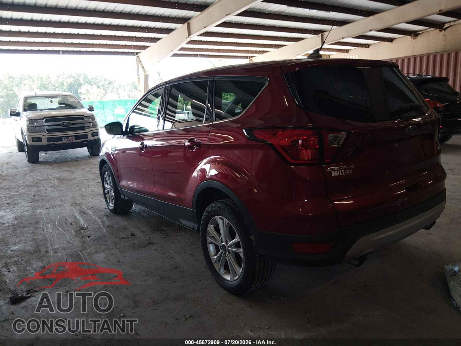 FORD ESCAPE 2019 - 1FMCU0GD3KUB32204