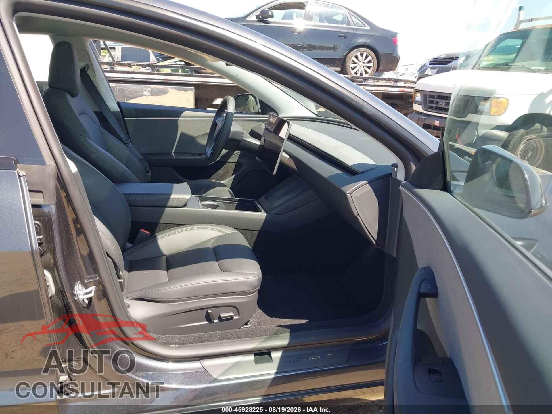 TESLA MODEL 3 2025 - 5YJ3E1EA5SF030749