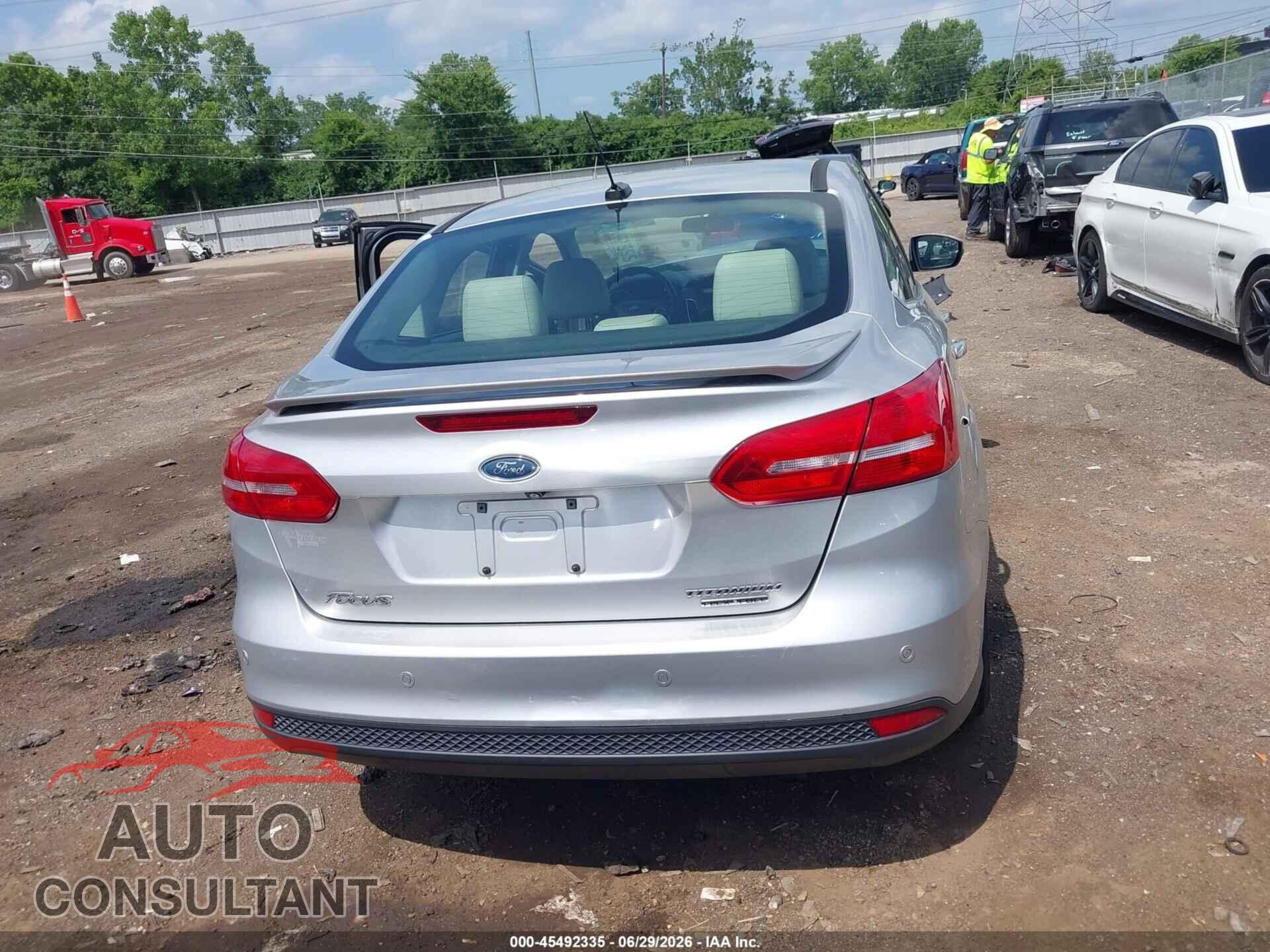 FORD FOCUS 2015 - 1FADP3J23FL247220