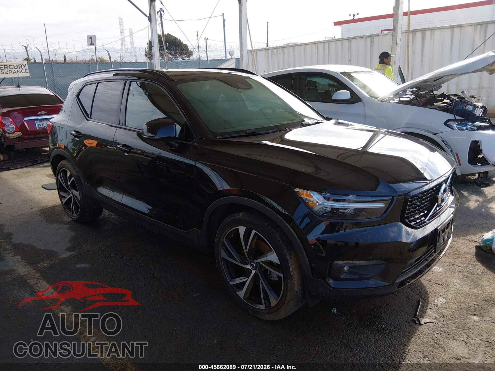 VOLVO XC40 2020 - YV4162UM0L2244345