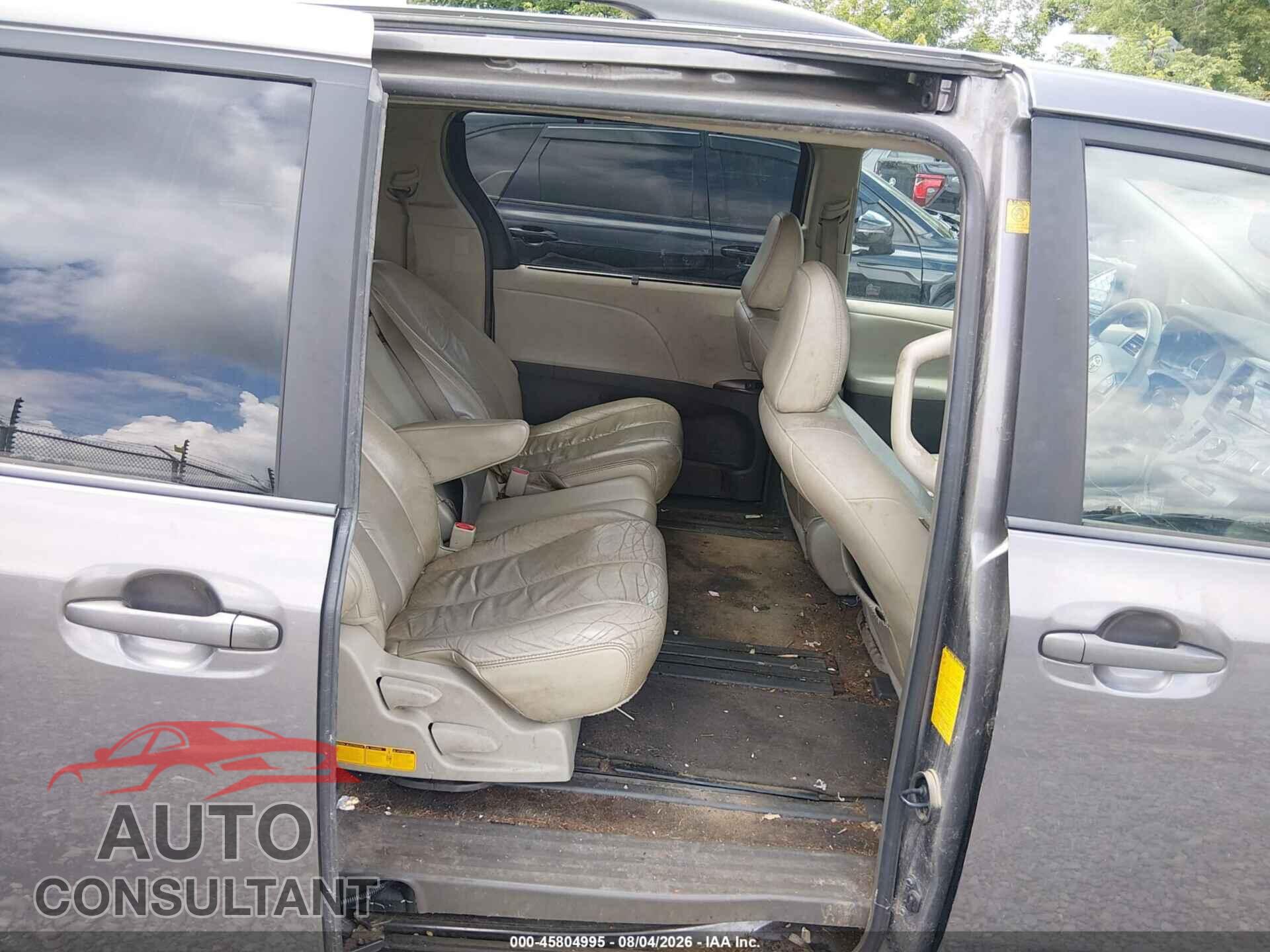 TOYOTA SIENNA 2011 - 5TDYK3DC2BS171707
