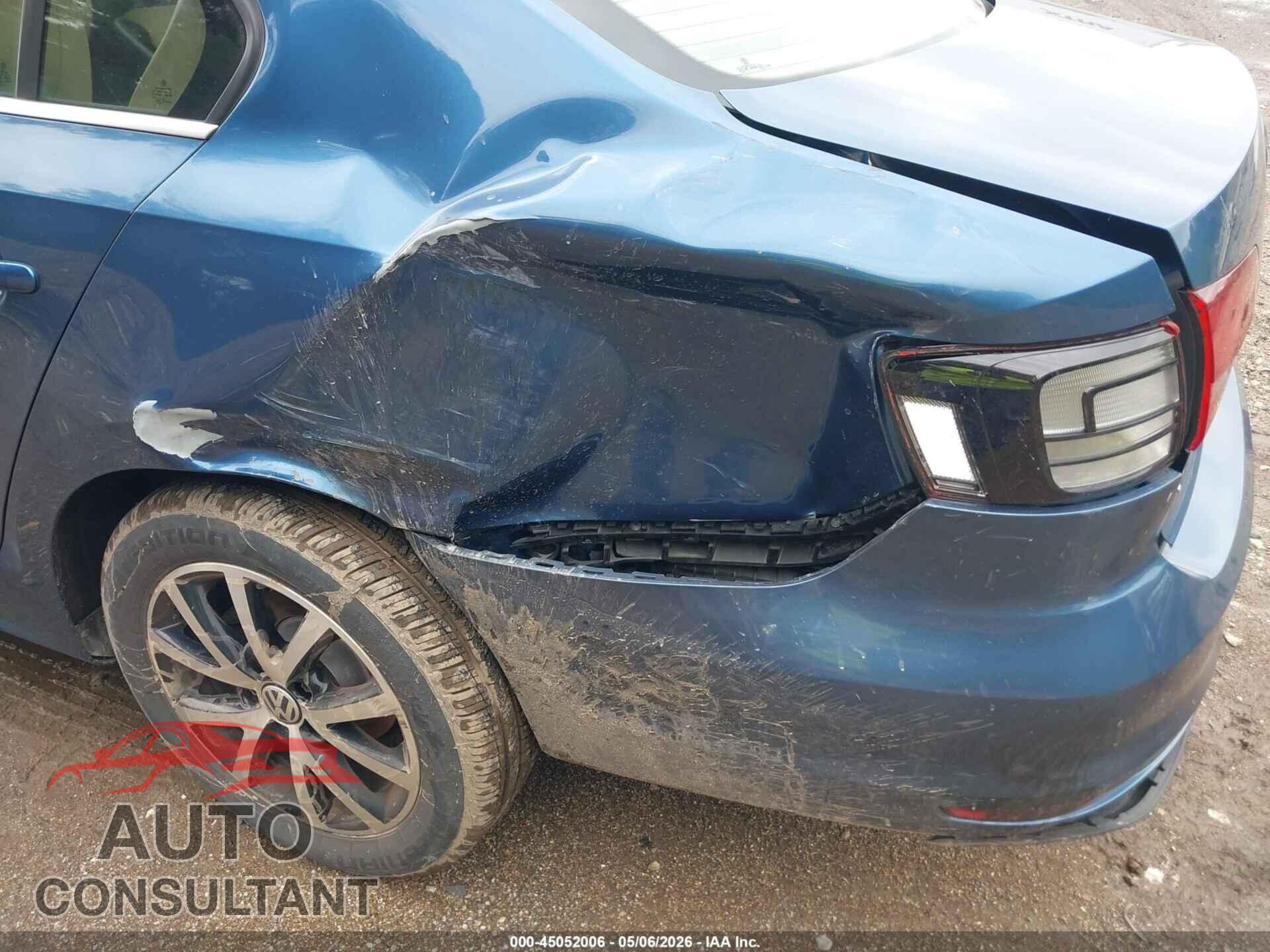 VOLKSWAGEN JETTA 2017 - 3VWDB7AJ1HM239350