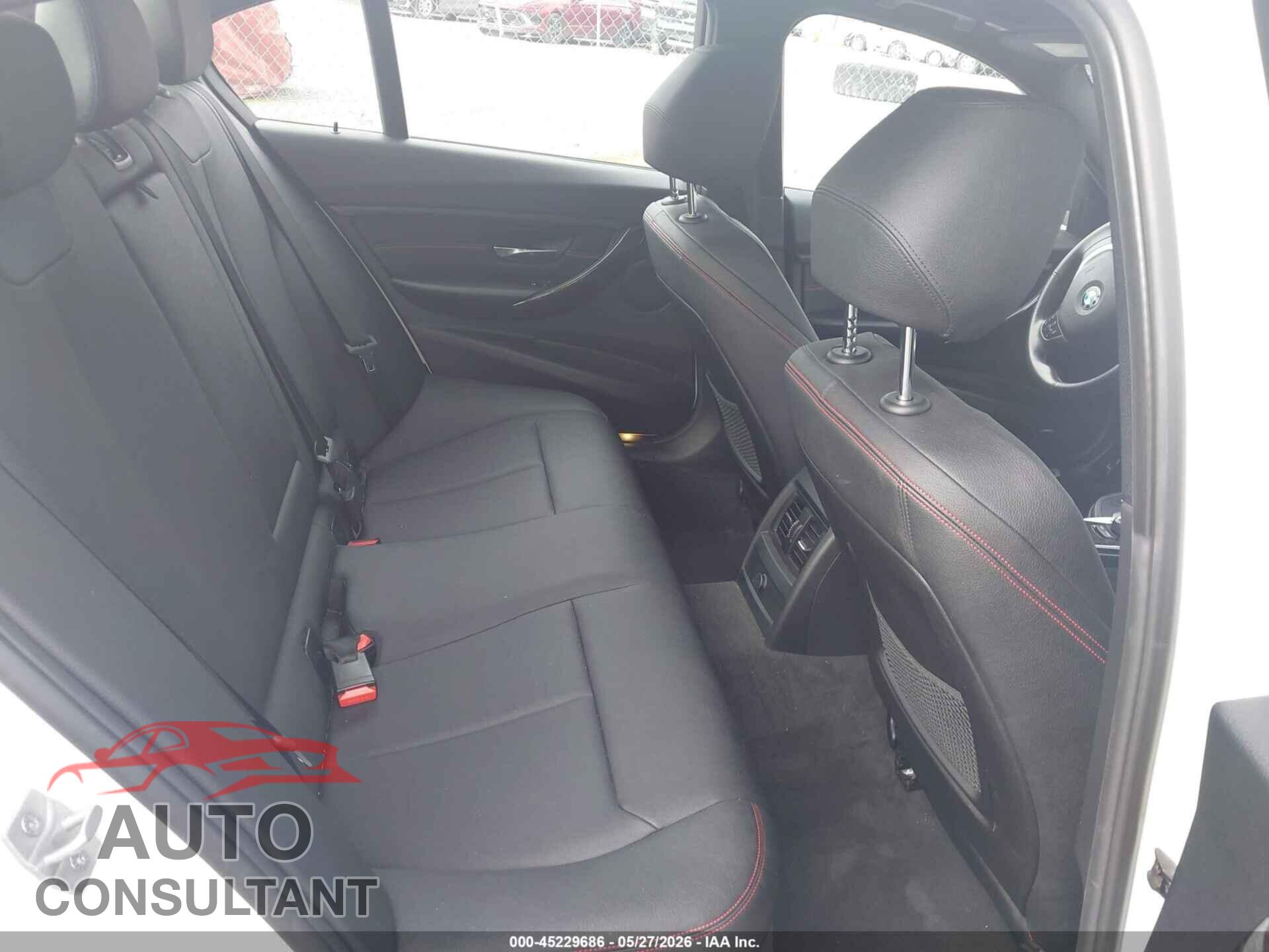 BMW 328I 2015 - WBA3B3G57FNT17356