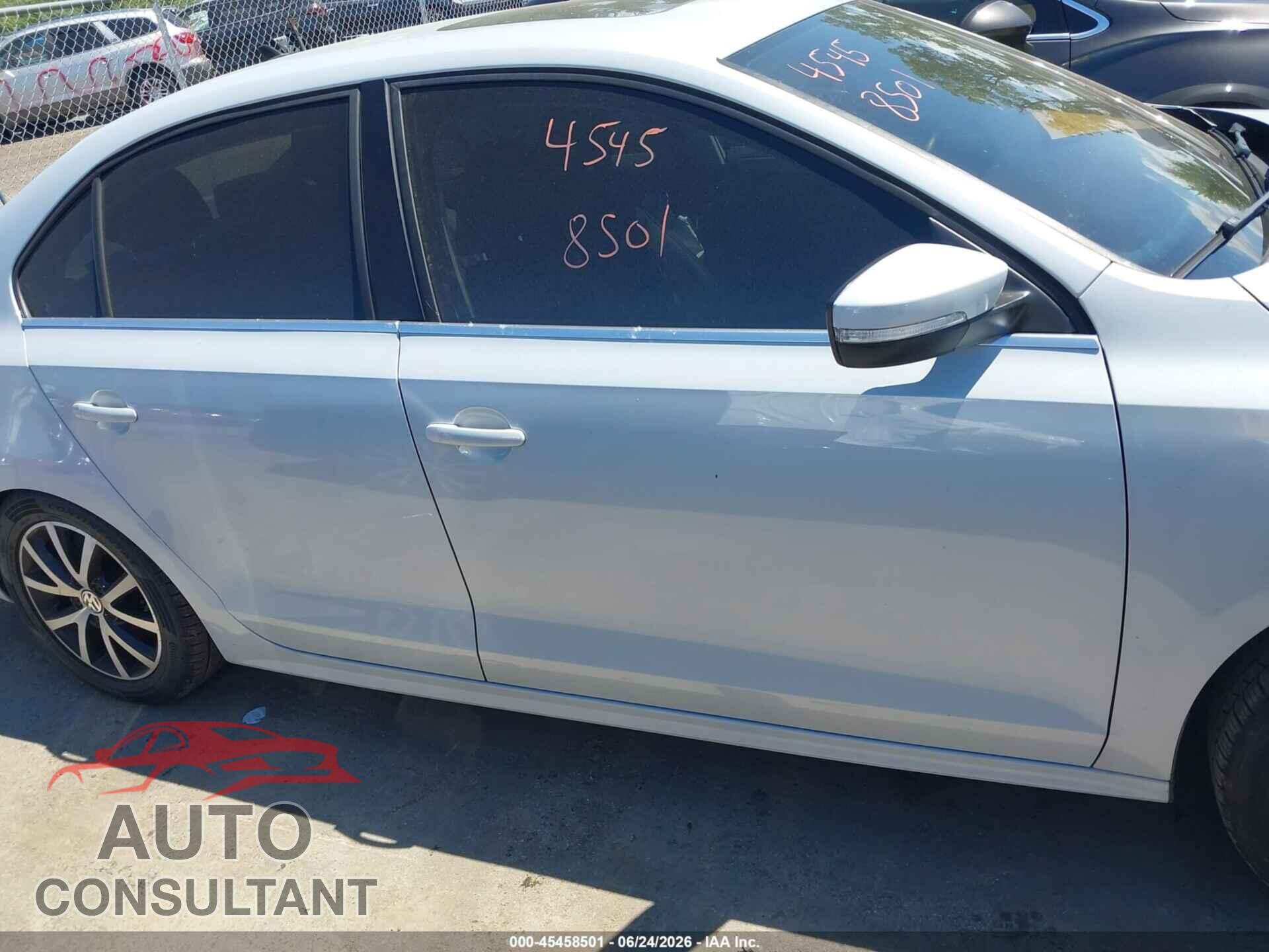 VOLKSWAGEN JETTA 2017 - 3VWDB7AJ0HM311977