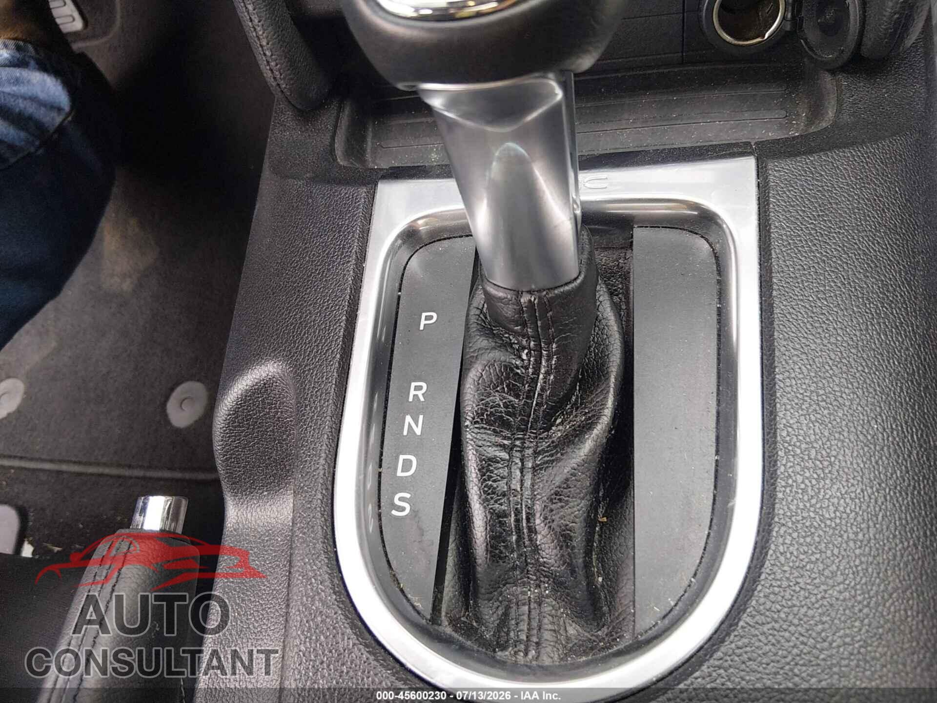 FORD MUSTANG 2019 - 1FA6P8TH1K5201133