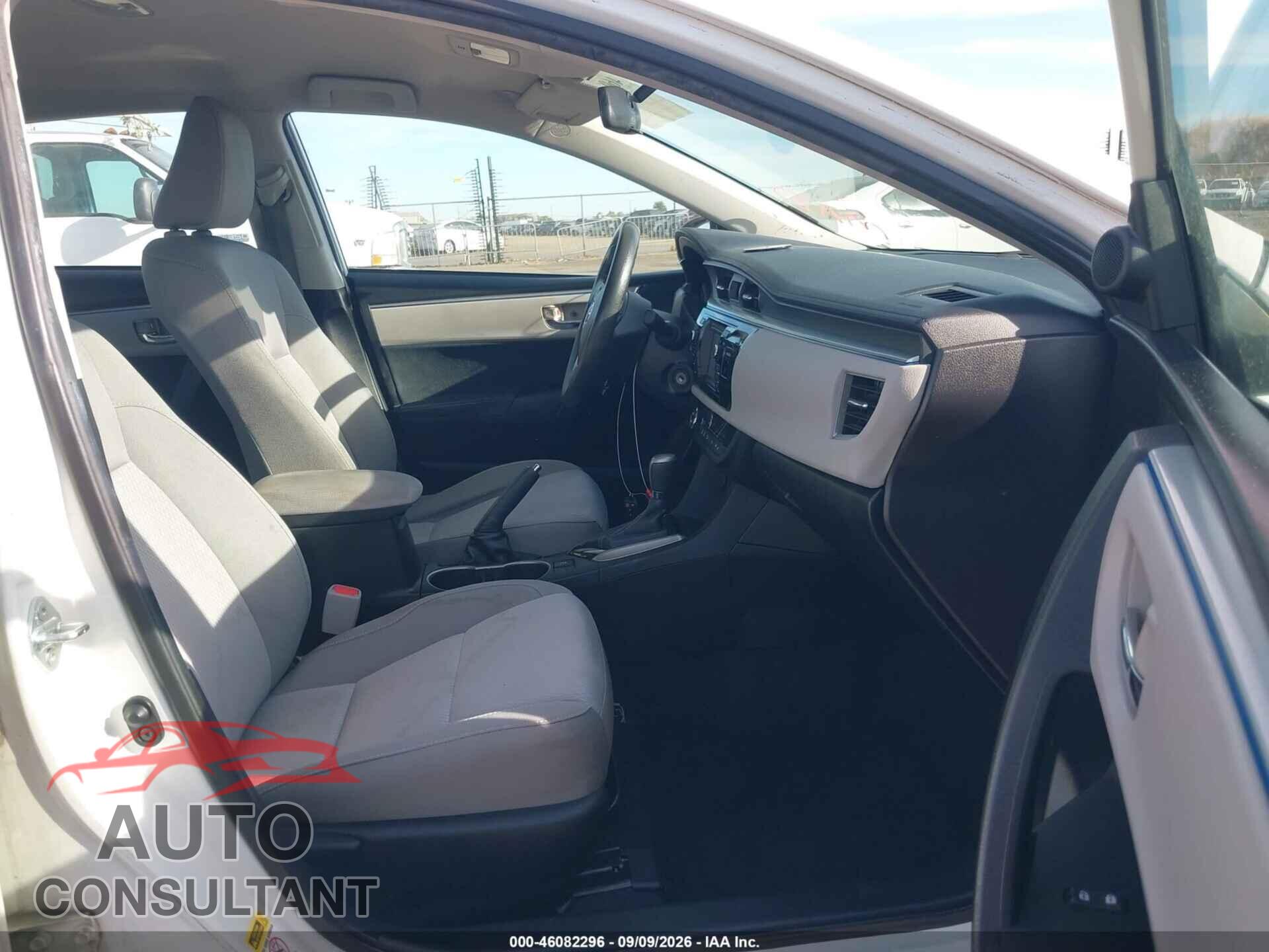 TOYOTA COROLLA 2015 - 5YFBURHE4FP209242