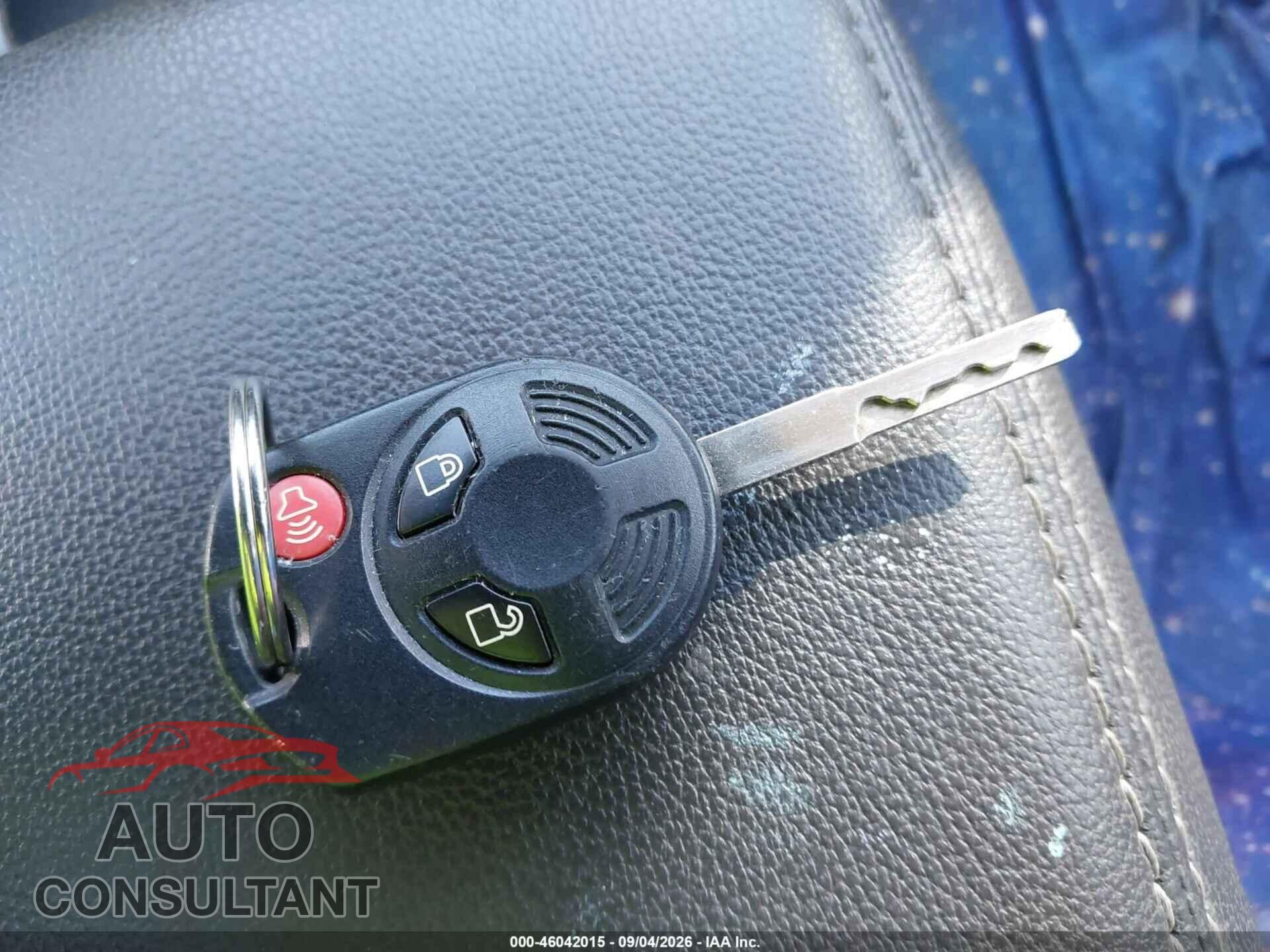 FORD ESCAPE 2017 - 1FMCU9GD8HUC21747