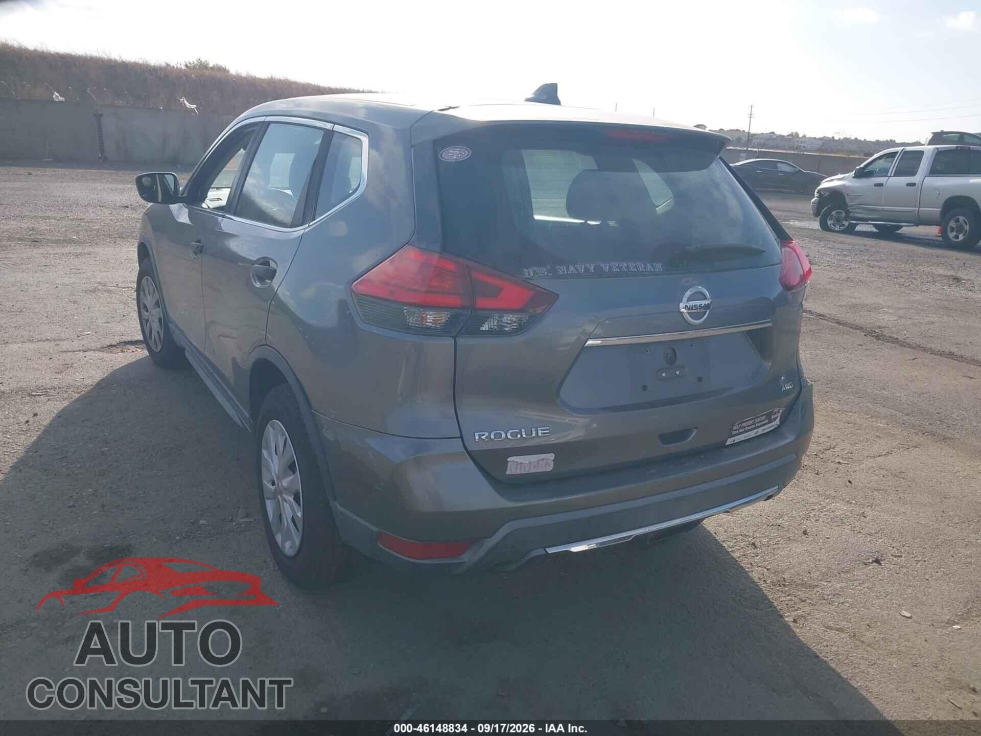 NISSAN ROGUE 2017 - KNMAT2MV6HP565305