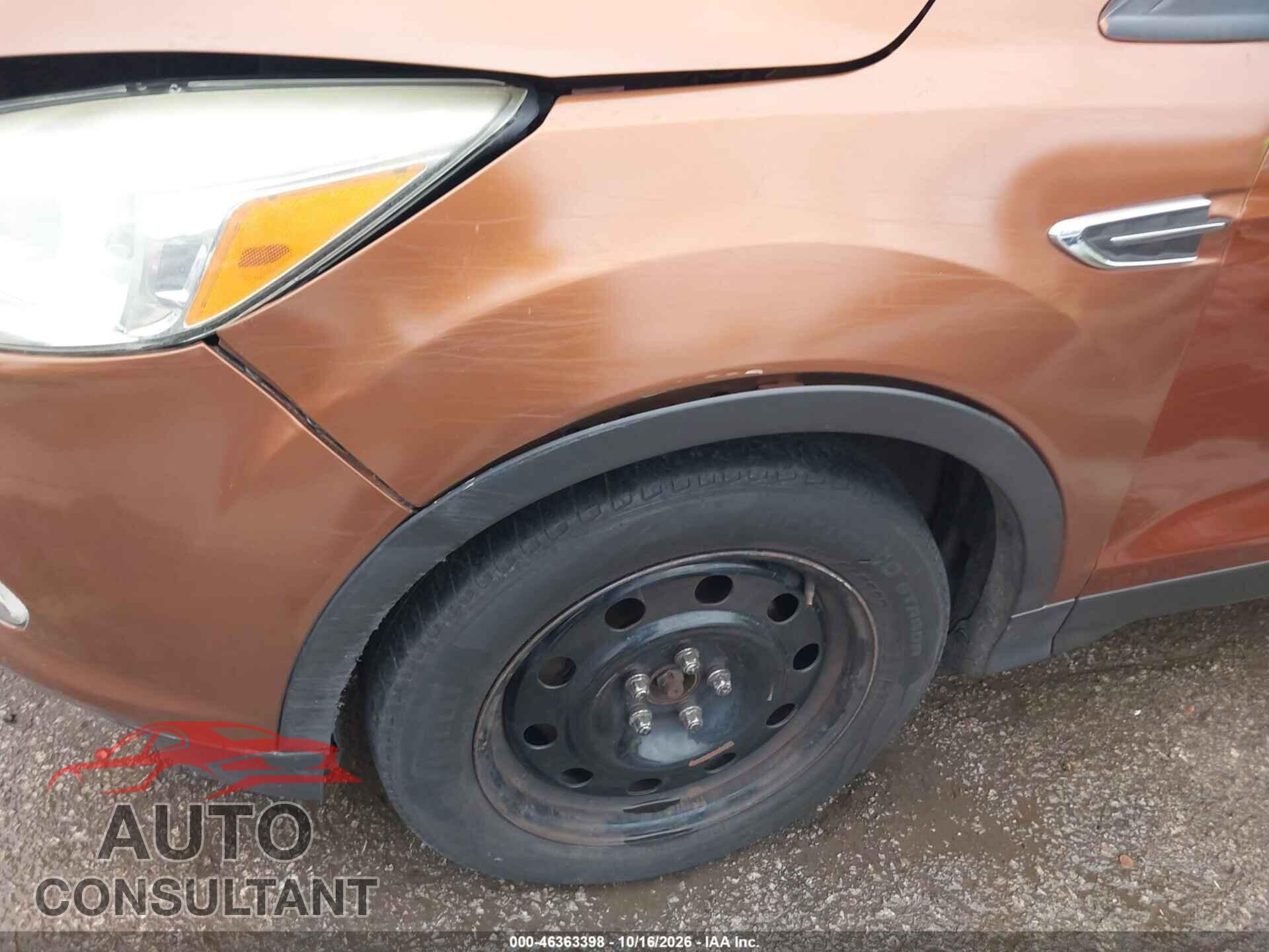 FORD ESCAPE 2017 - 1FMCU0F78HUE65115