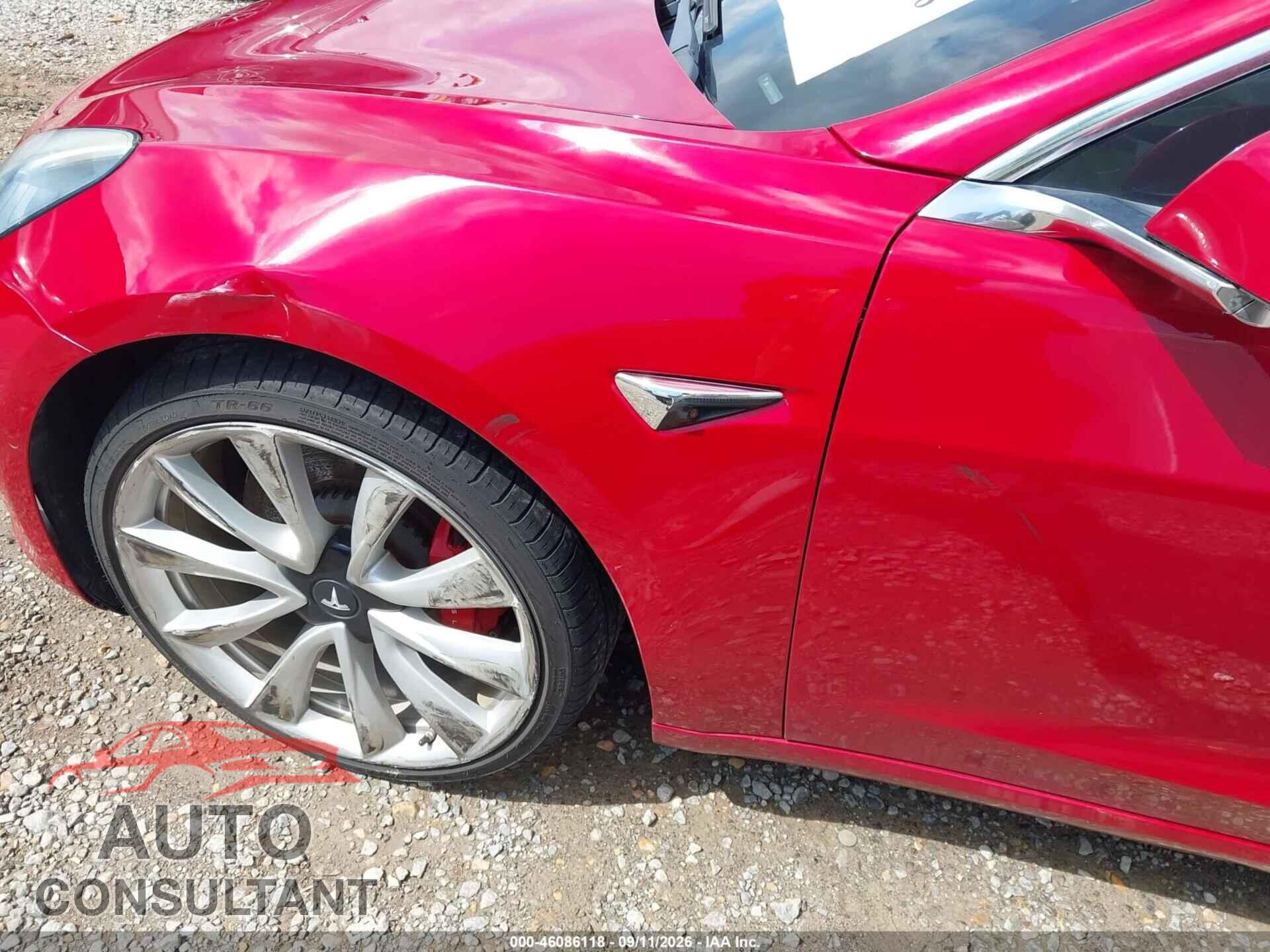 TESLA MODEL 3 2018 - 5YJ3E1EB9JF075409
