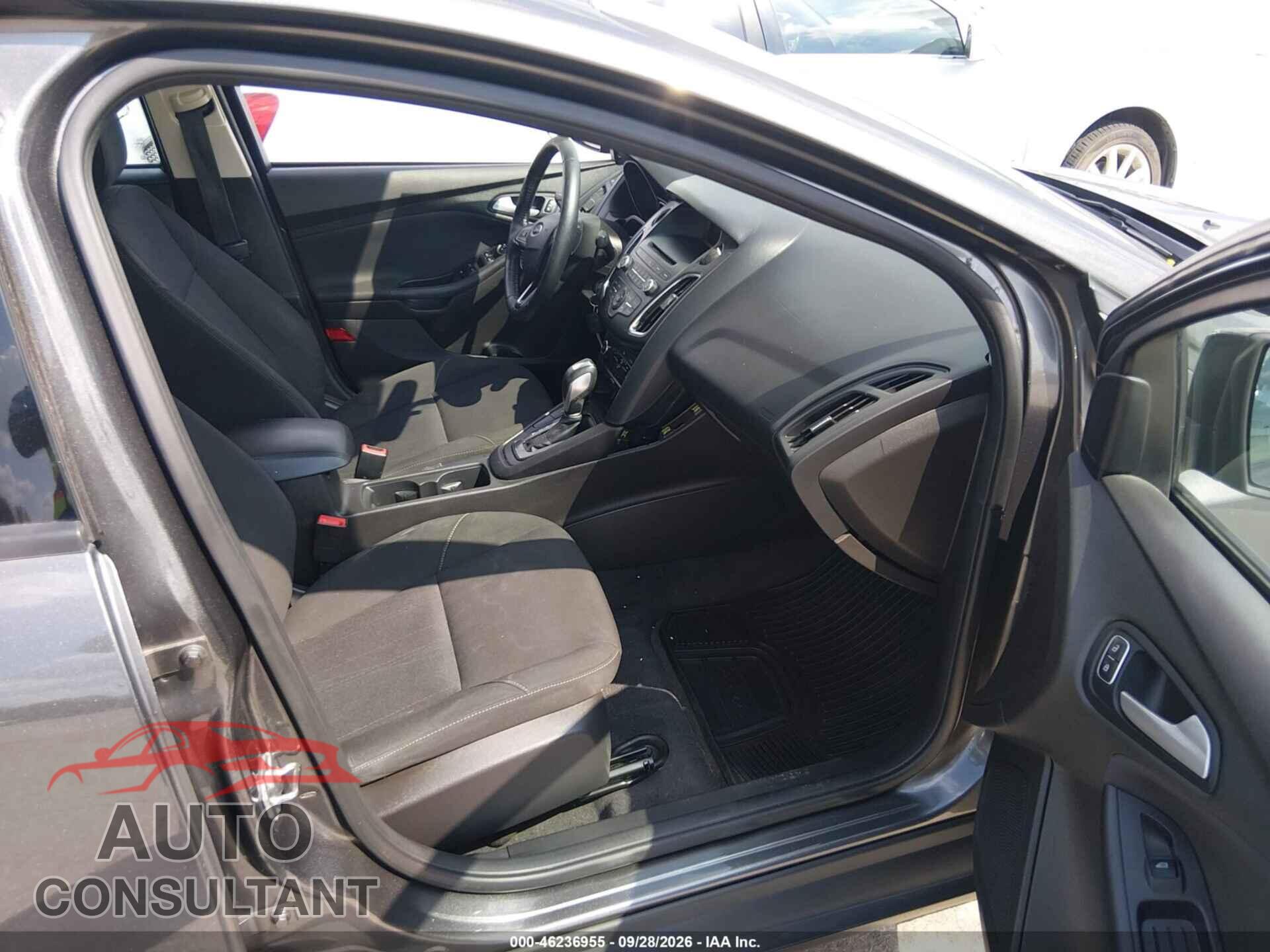 FORD FOCUS 2016 - 1FADP3F22GL221184
