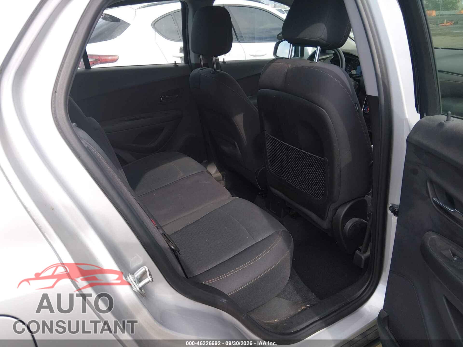 CHEVROLET TRAX 2019 - 3GNCJNSB5KL402308